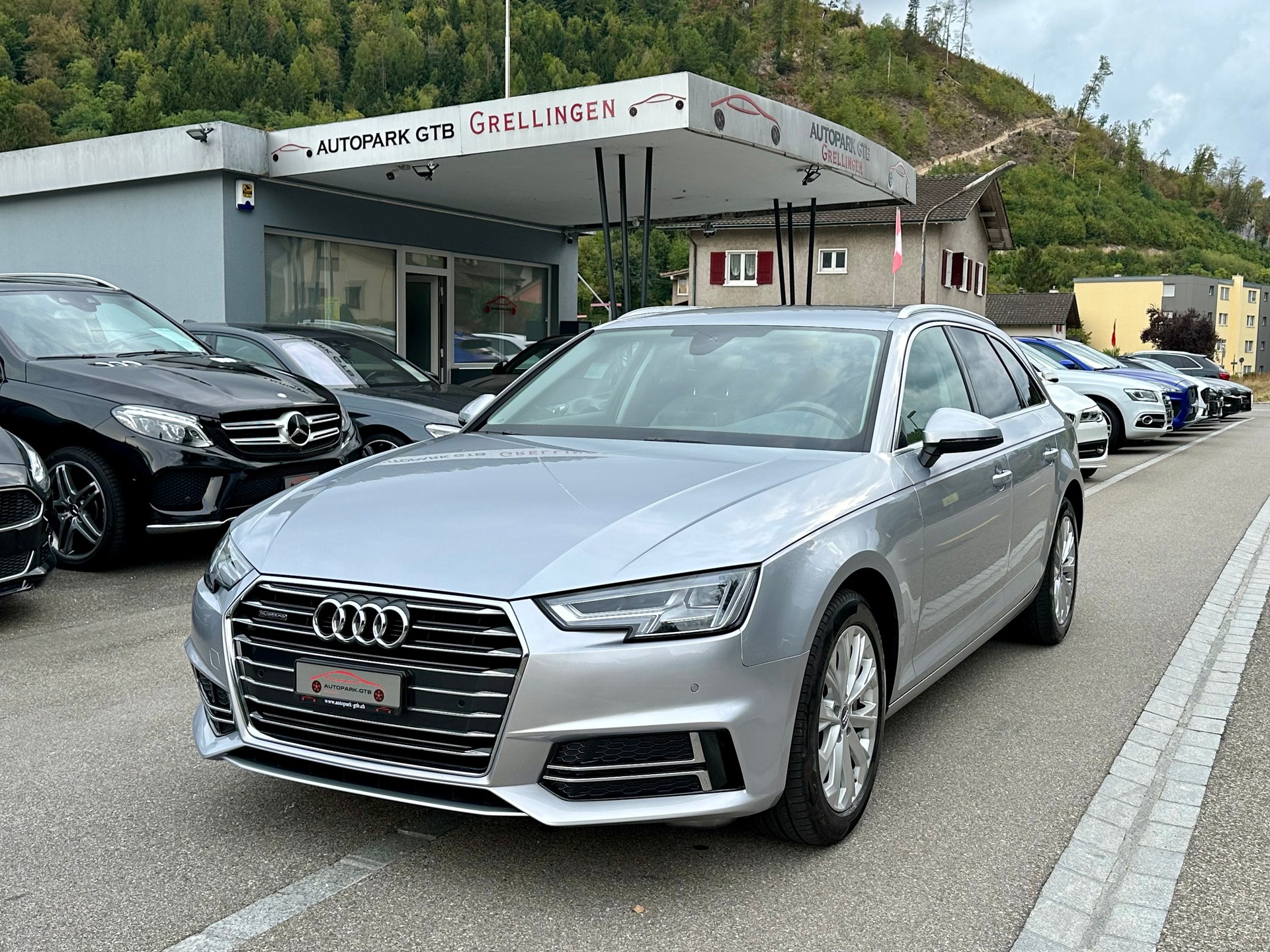 AUDI A4 Avant 40 TDI Design quattro S-tronic-image-0