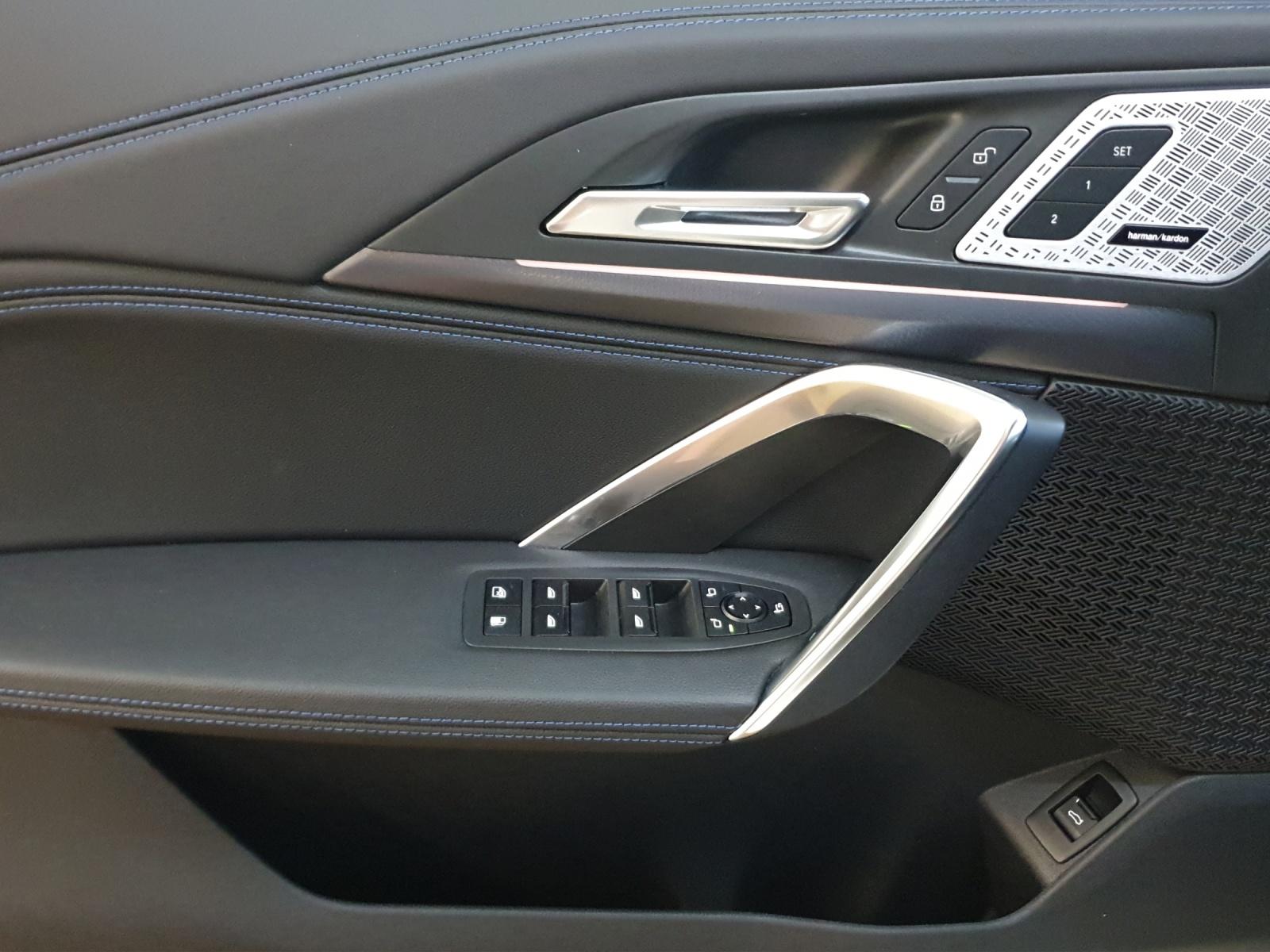 BMW X1 30e xDrive-image-9