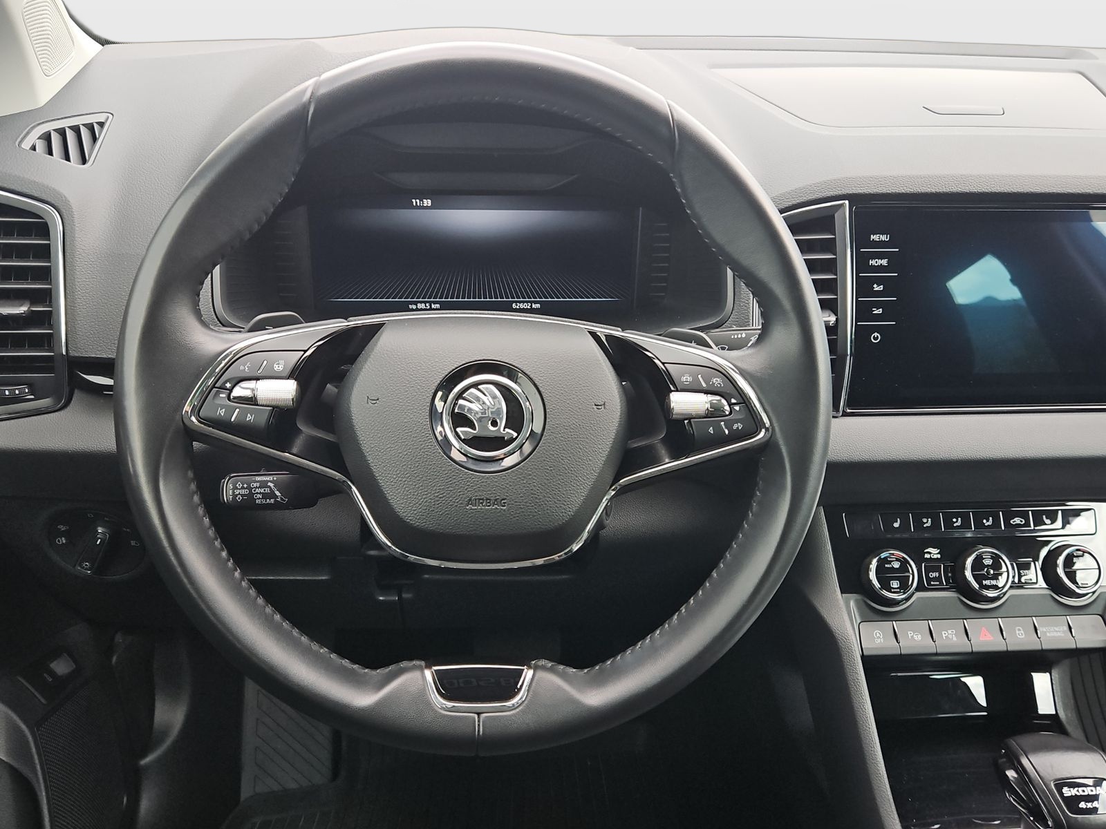 SKODA Karoq 2.0 TDI Style 4x4 DSG-image-9