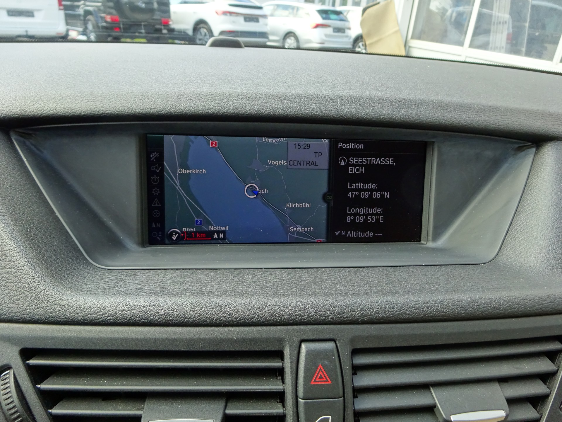 BMW X1 xDrive 28i Steptronic-image-12