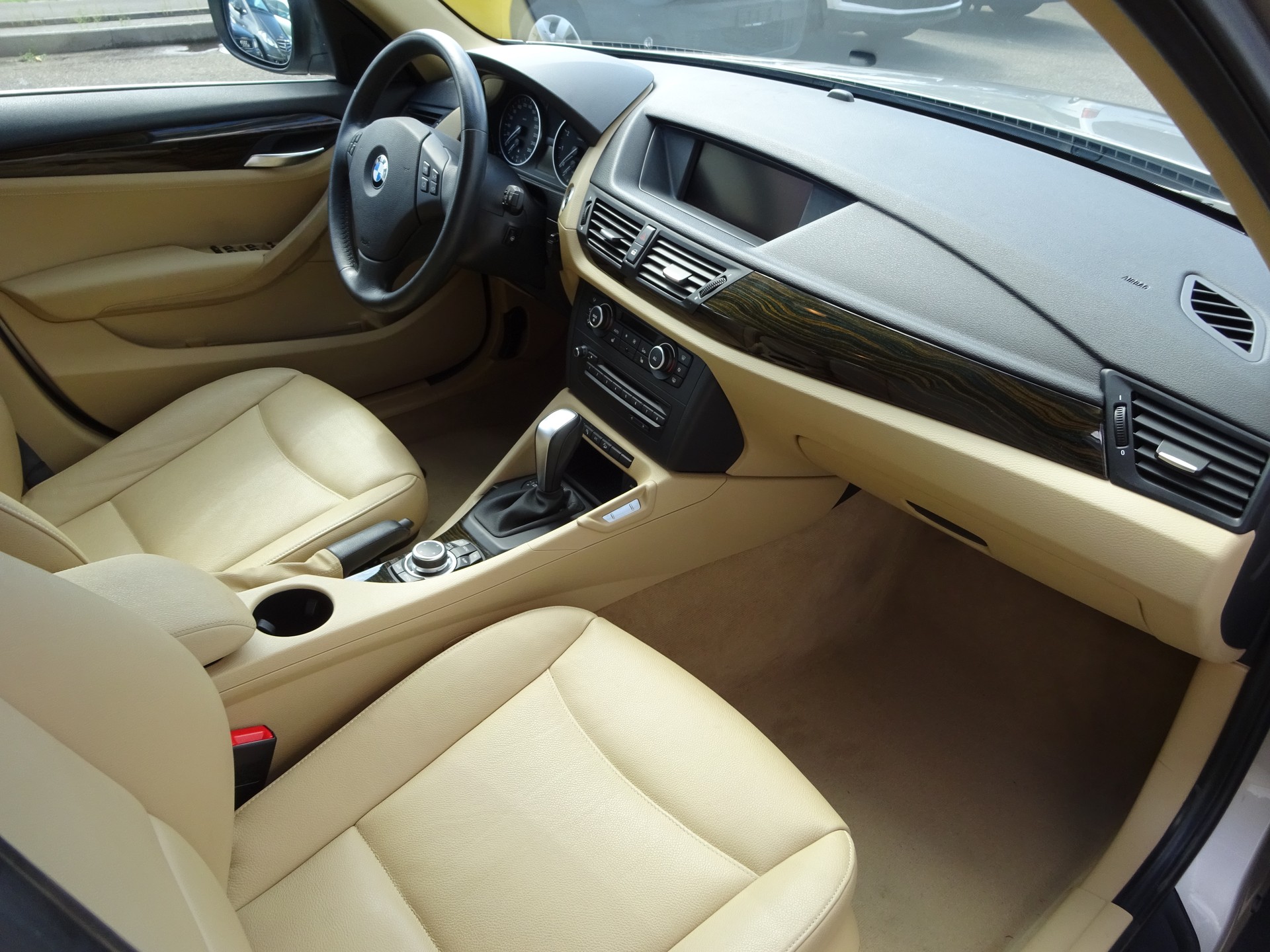 BMW X1 xDrive 28i Steptronic-image-8