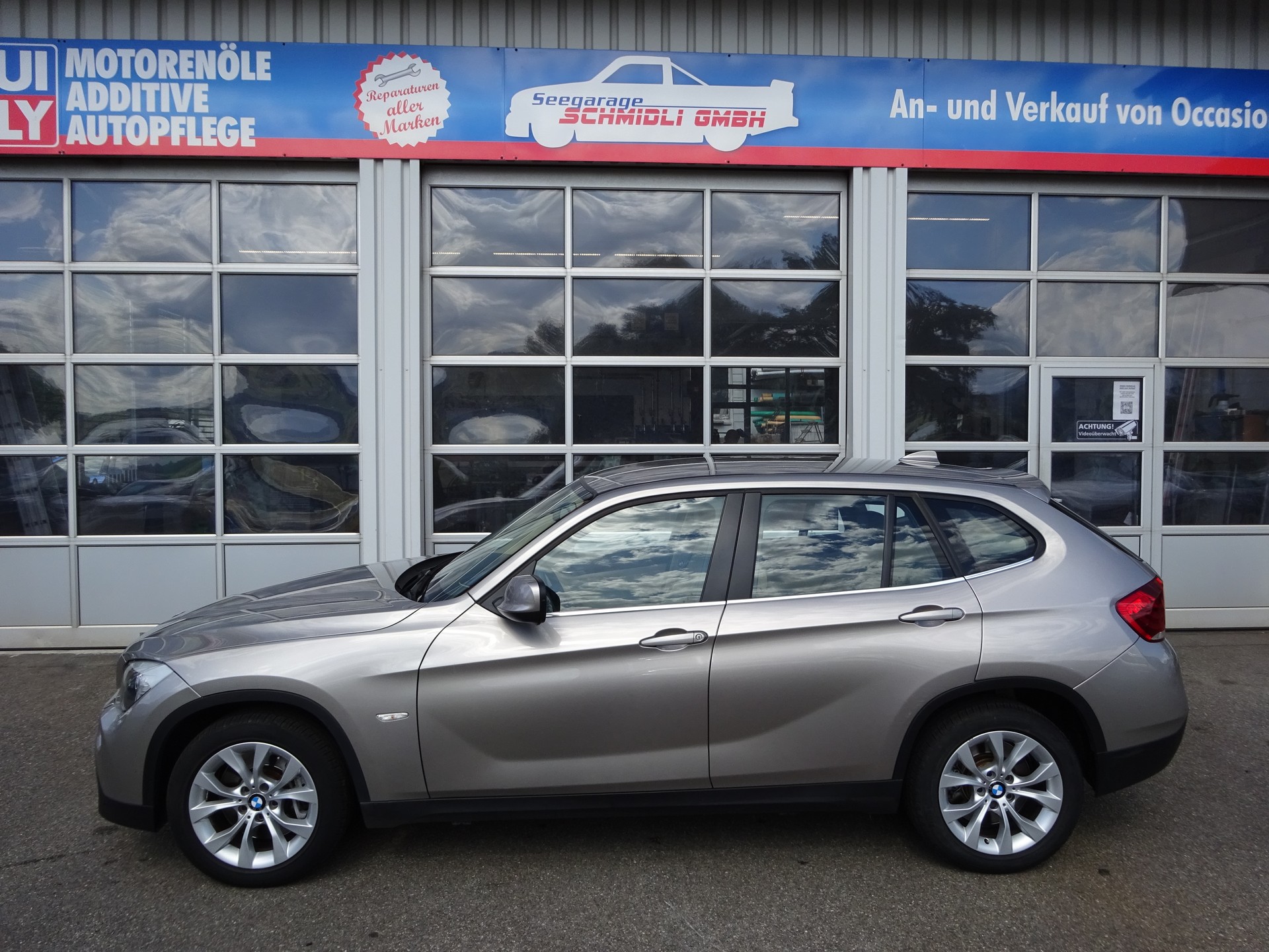 BMW X1 xDrive 28i Steptronic-image-5