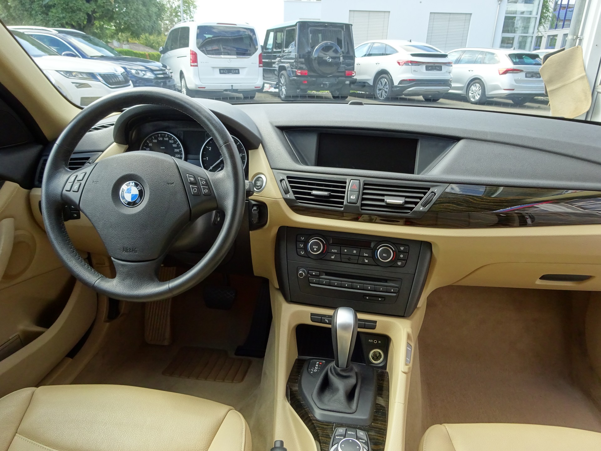 BMW X1 xDrive 28i Steptronic-image-9
