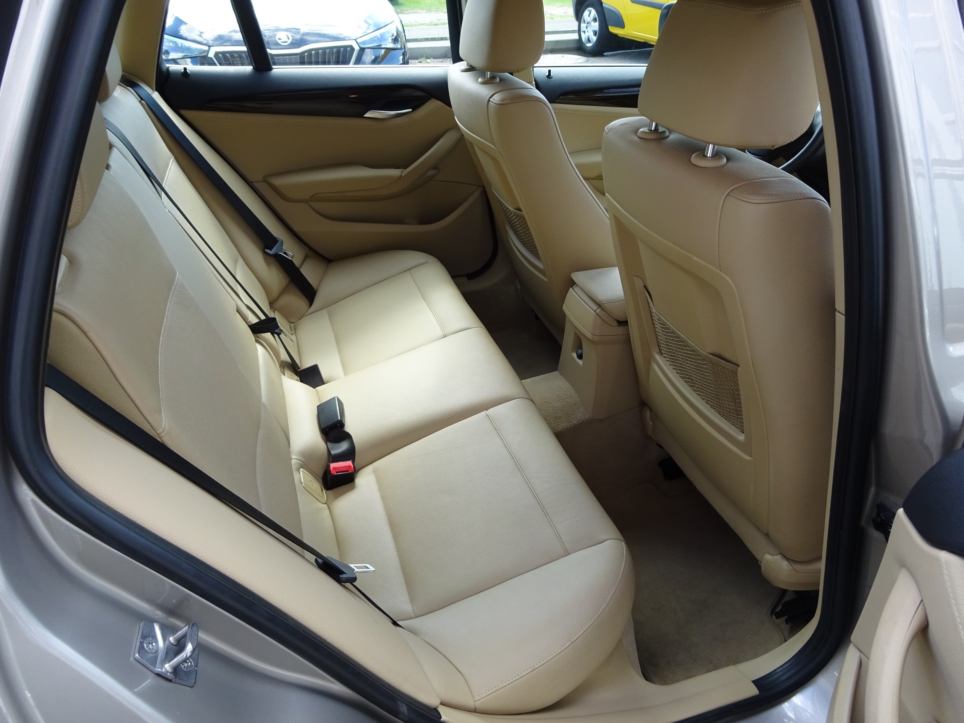 BMW X1 xDrive 28i Steptronic-image-14