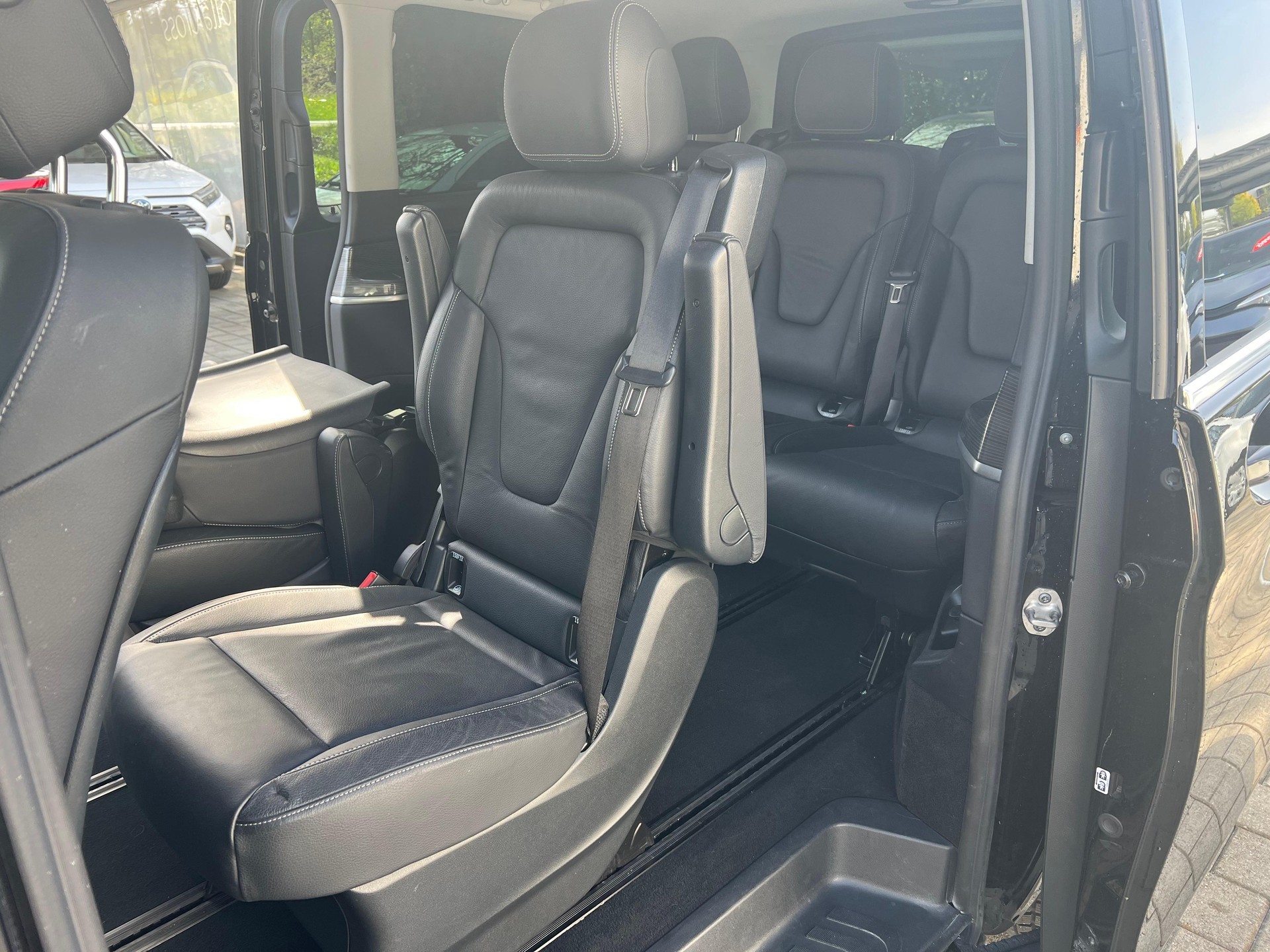 MERCEDES-BENZ V 250 d Avantgarde lang Van-image-10