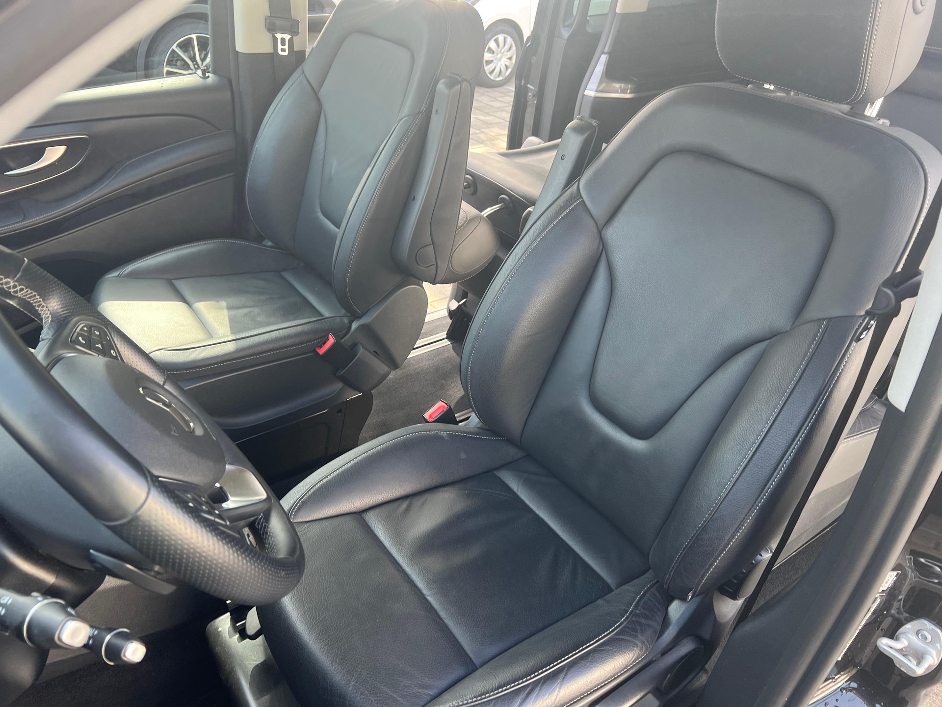 MERCEDES-BENZ V 250 d Avantgarde lang Van-image-9