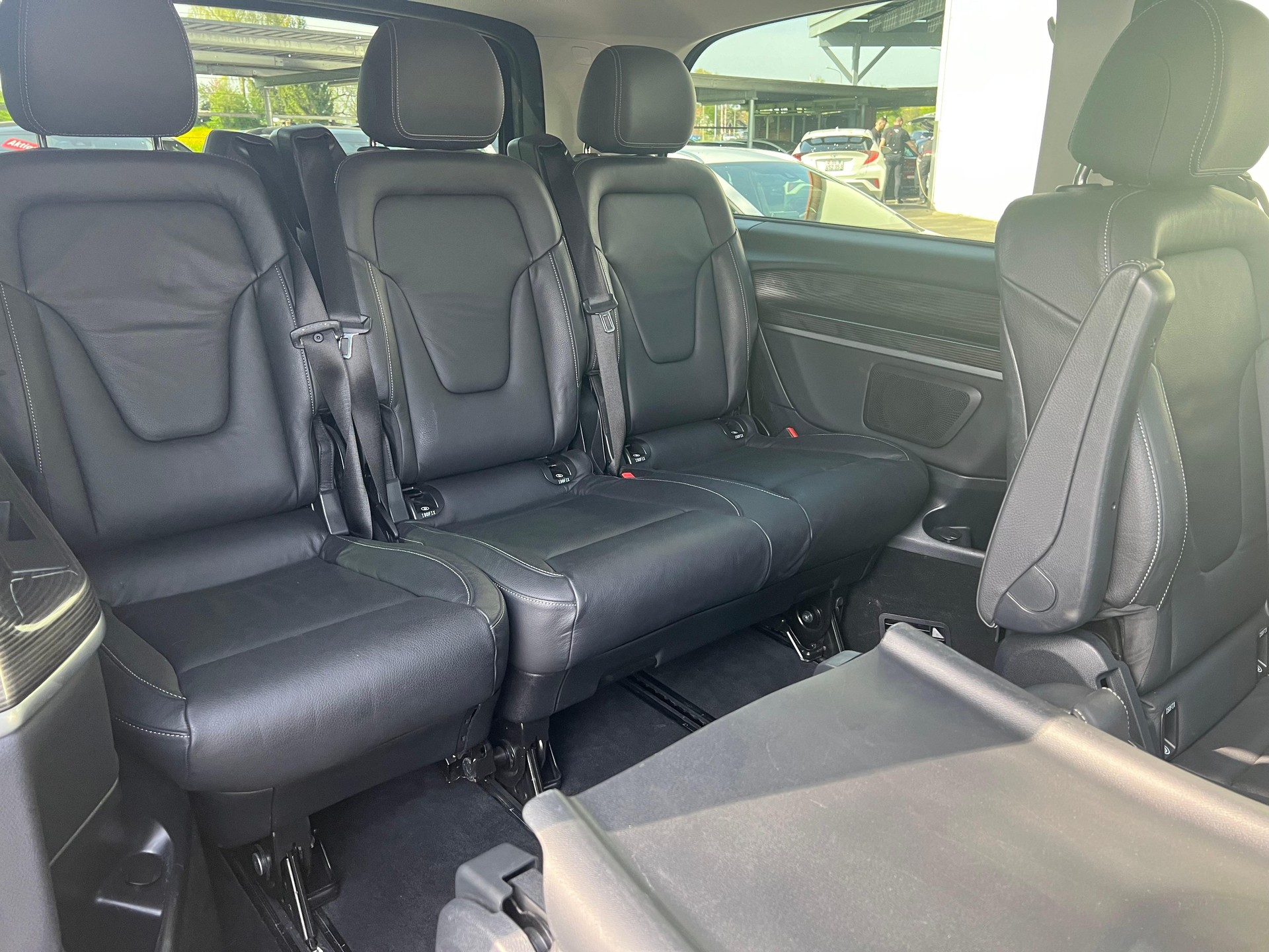 MERCEDES-BENZ V 250 d Avantgarde lang Van-image-11