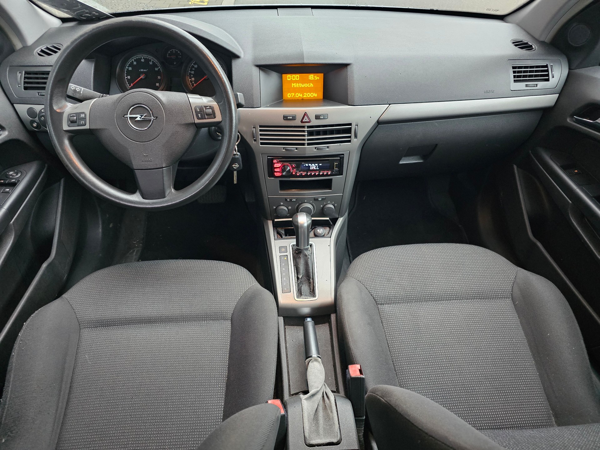 OPEL Astra 1.8i 16V Cosmo-image-9