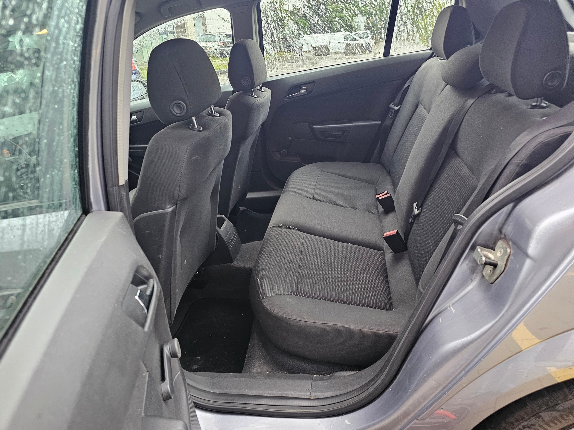 OPEL Astra 1.8i 16V Cosmo-image-12