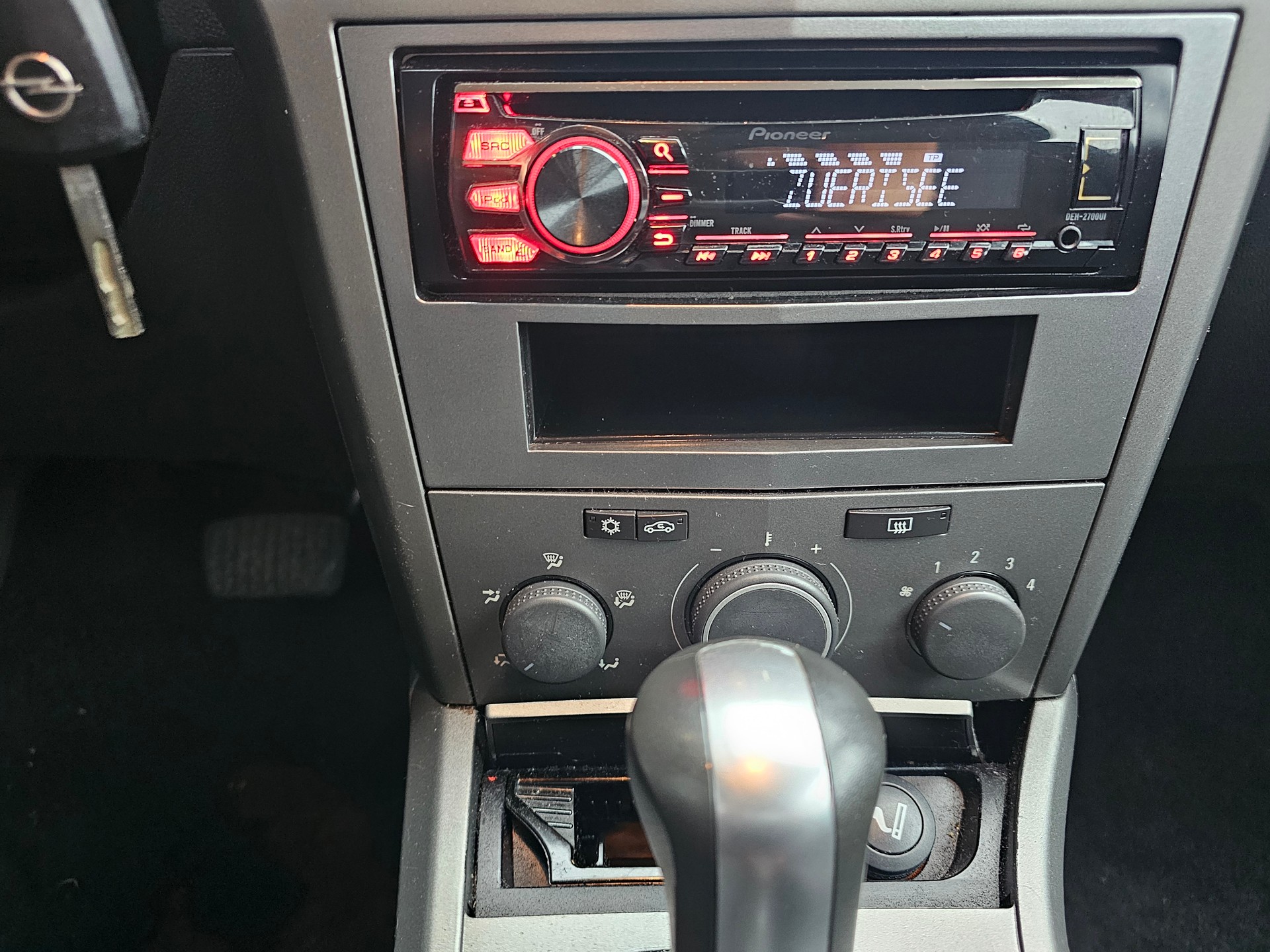OPEL Astra 1.8i 16V Cosmo-image-10