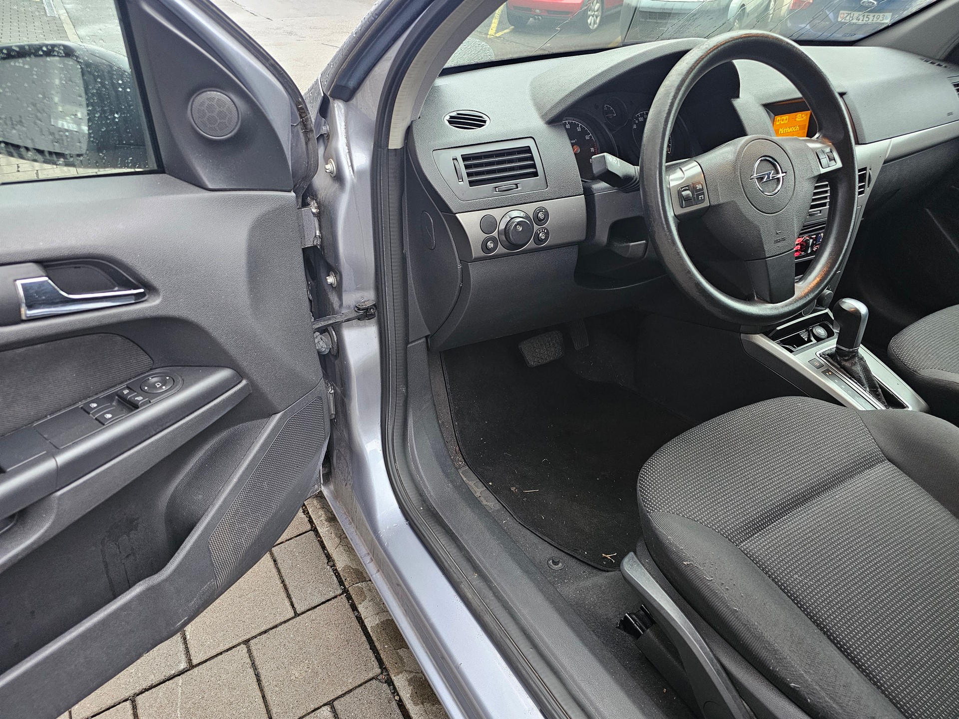 OPEL Astra 1.8i 16V Cosmo-image-6
