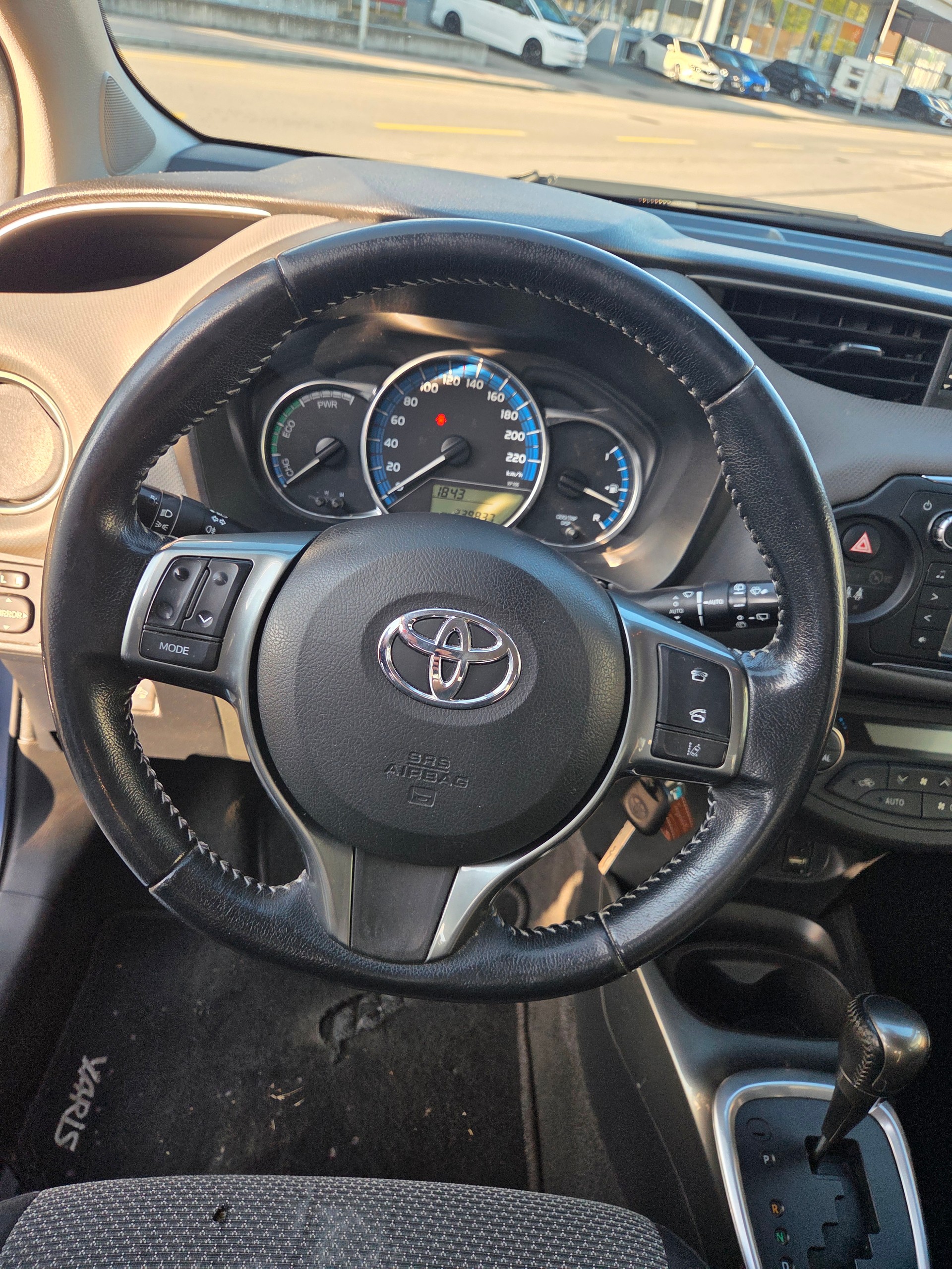 TOYOTA Yaris 1.5 VVT-i Hybrid Sol Premium e-CVT-image-6