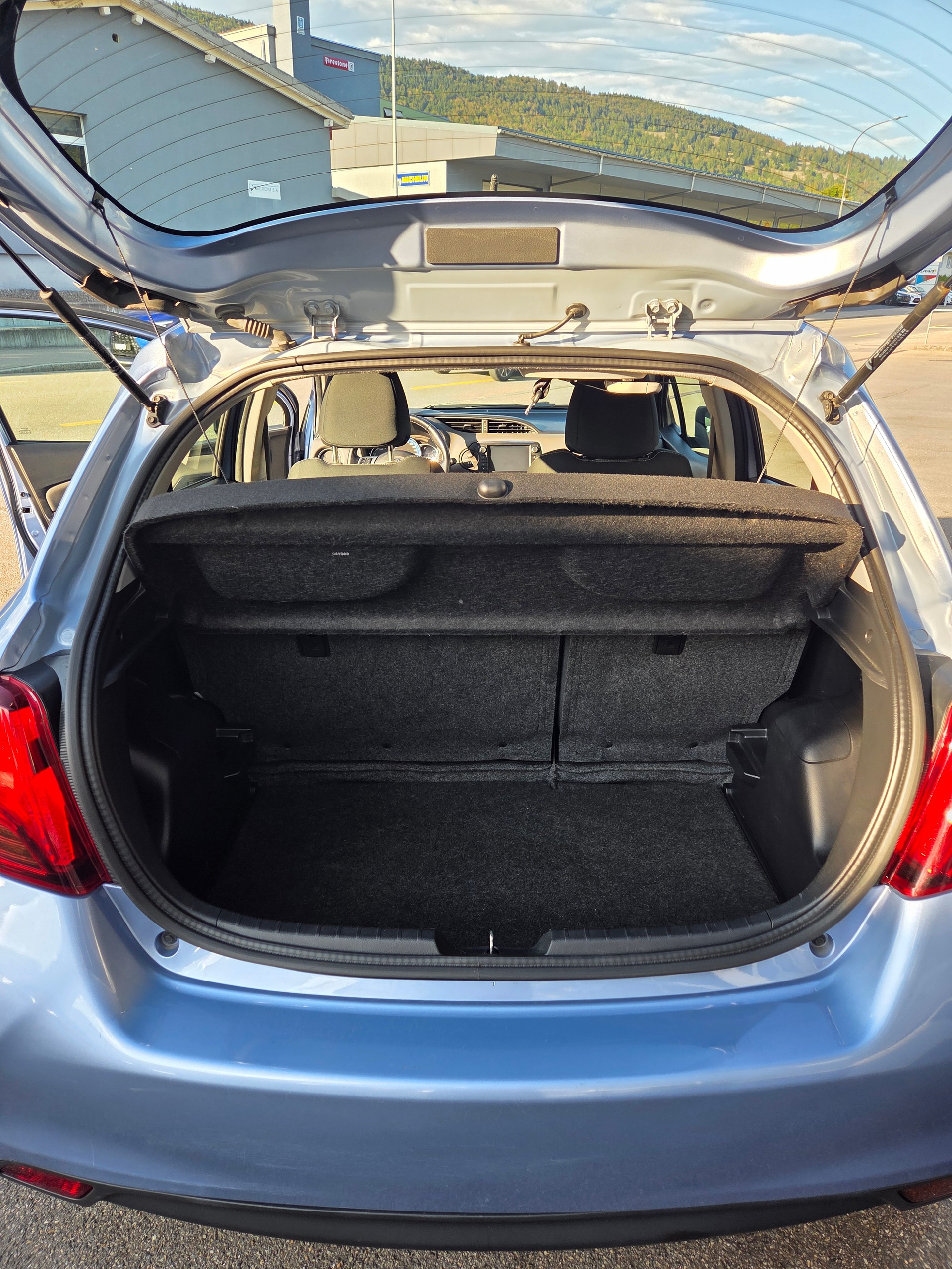 TOYOTA Yaris 1.5 VVT-i Hybrid Sol Premium e-CVT-image-10