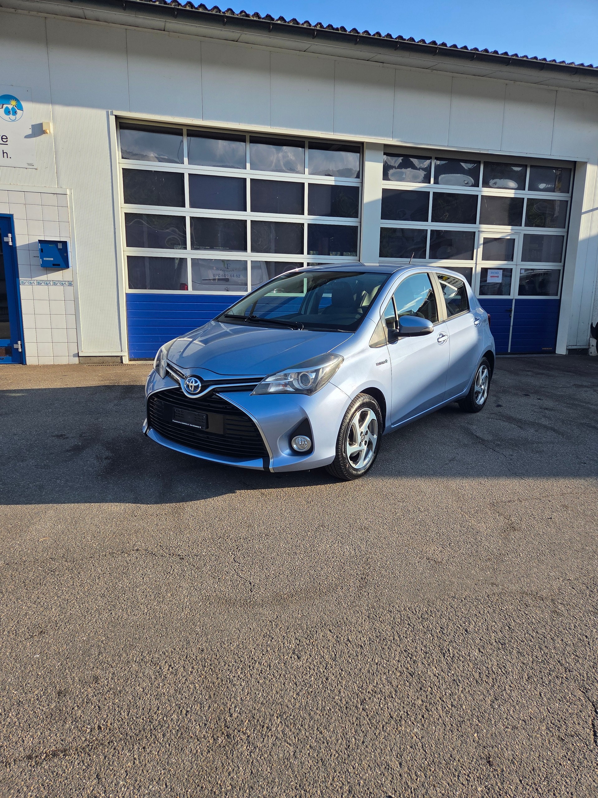 TOYOTA Yaris 1.5 VVT-i Hybrid Sol Premium e-CVT-image-0