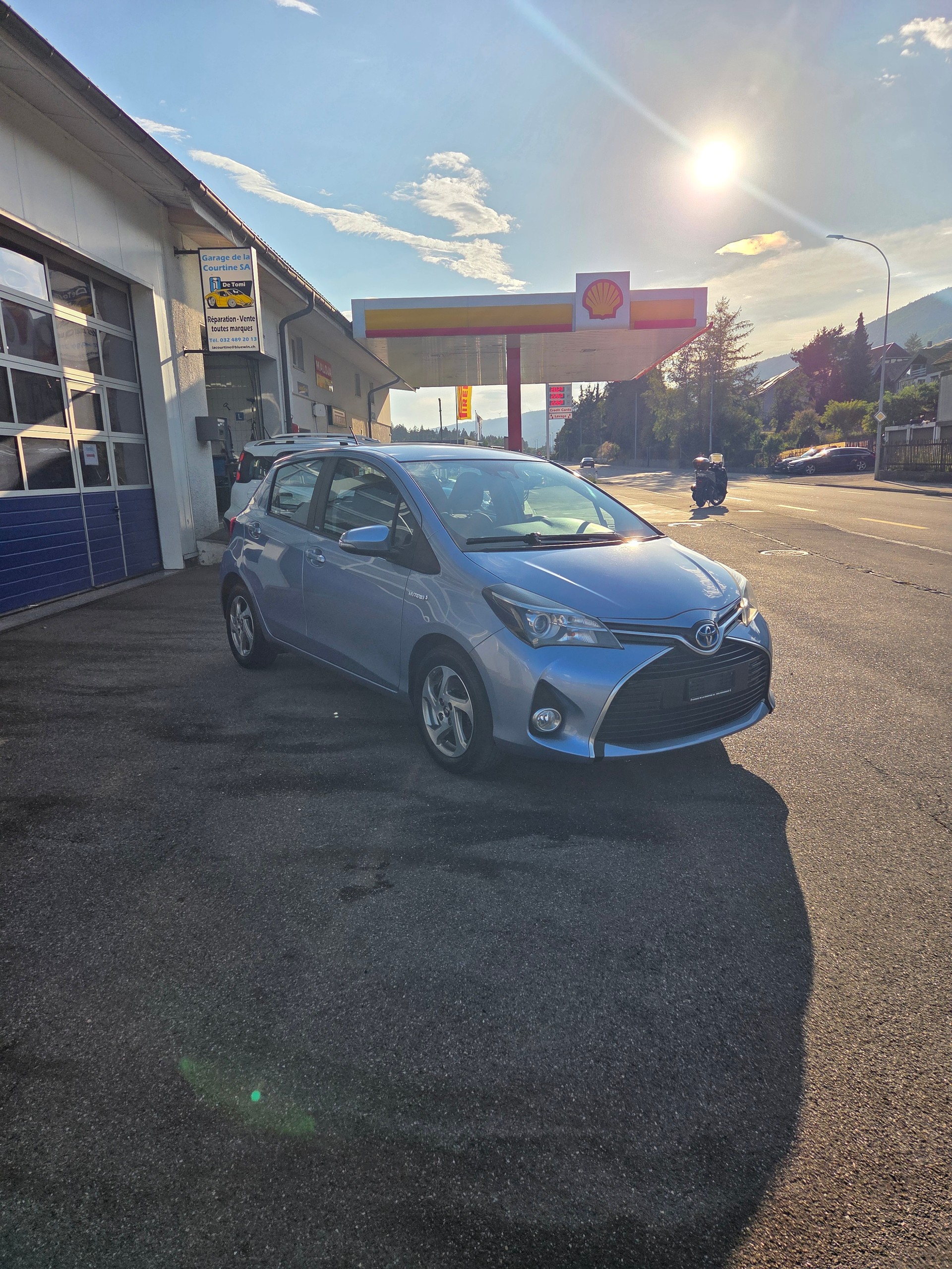 TOYOTA Yaris 1.5 VVT-i Hybrid Sol Premium e-CVT-image-1