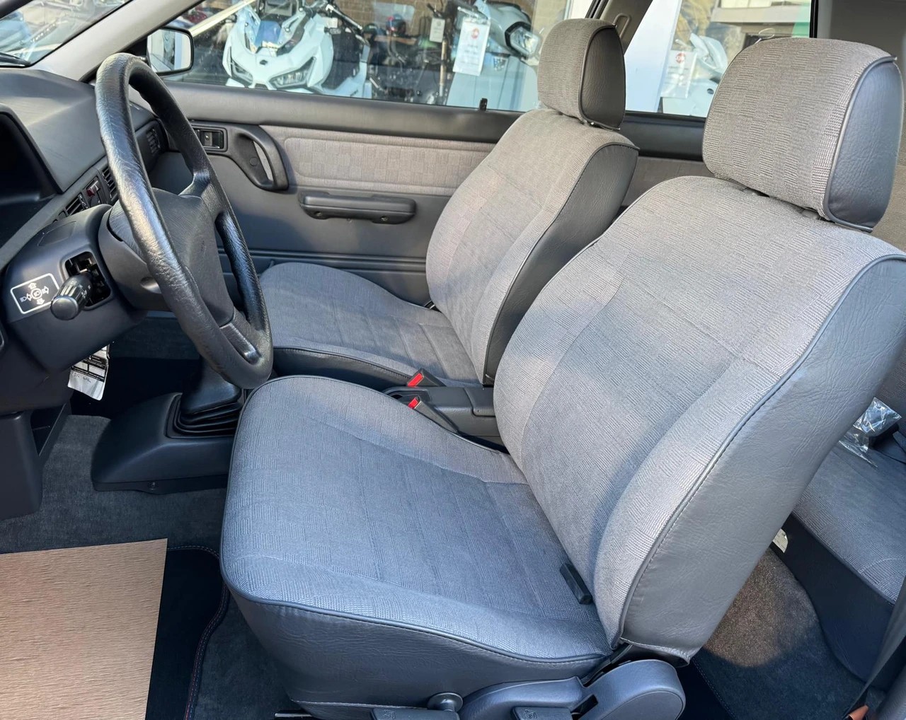 MAZDA 323 1.6i LX *Neuwagen*-image-7