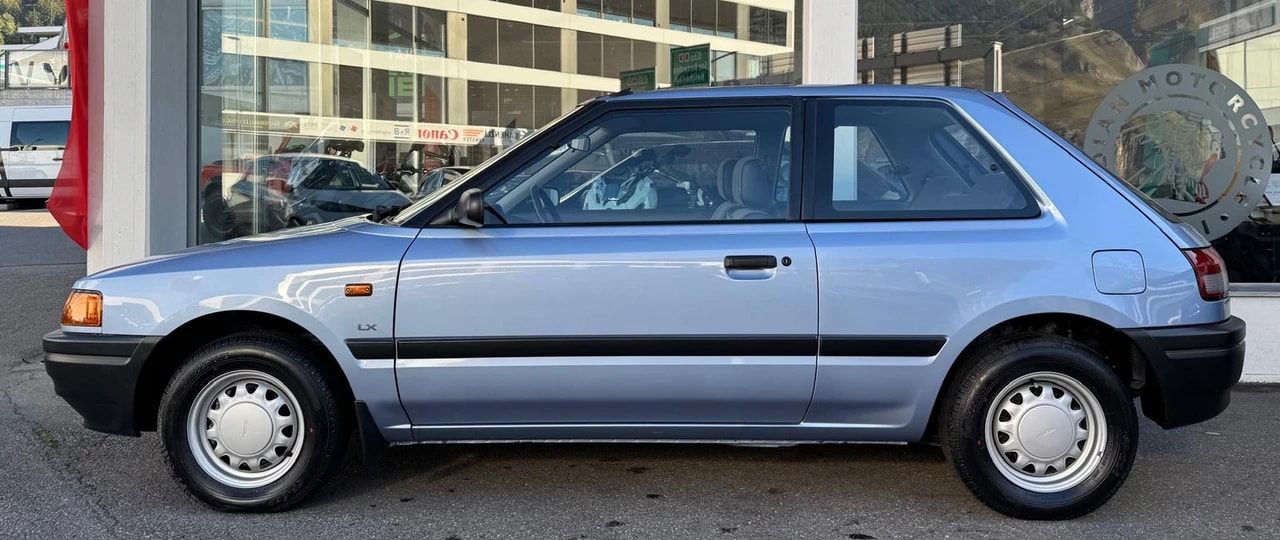 MAZDA 323 1.6i LX *Neuwagen*-image-2