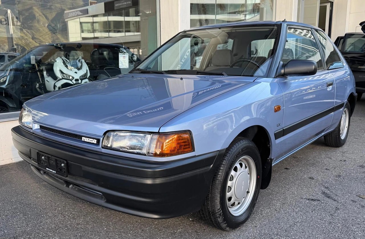 MAZDA 323 1.6i LX *Neuwagen*-image-5