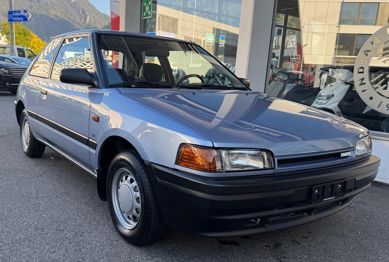 MAZDA 323 1.6i LX *Neuwagen*-image-0