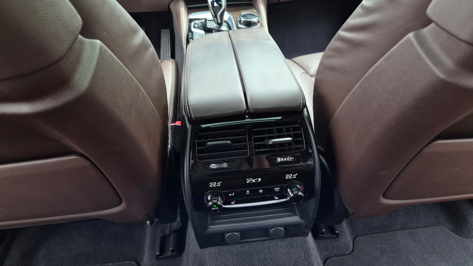 BMW 640i GT xDrive Luxury Line Steptronic-image-13