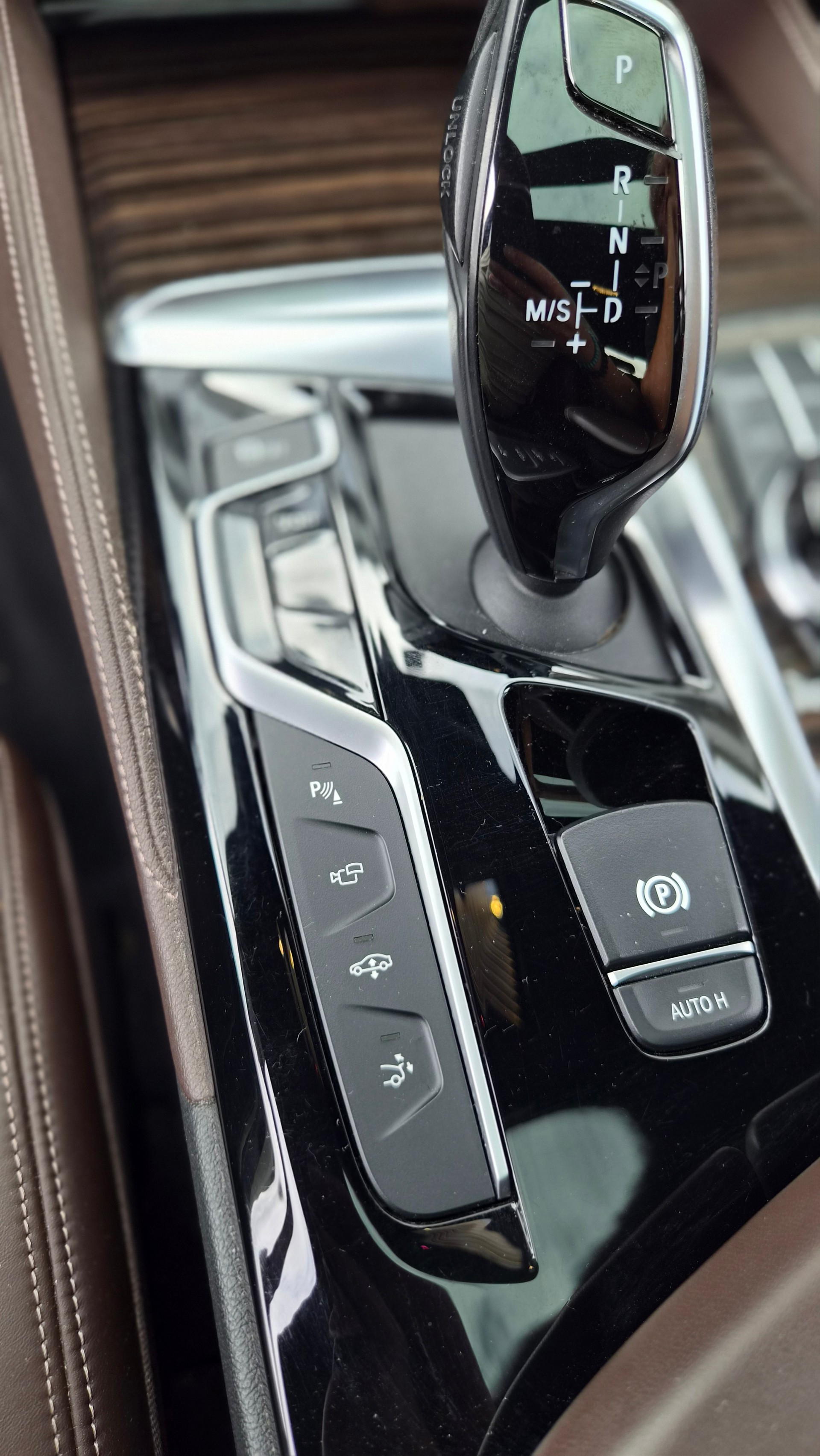BMW 640i GT xDrive Luxury Line Steptronic-image-14
