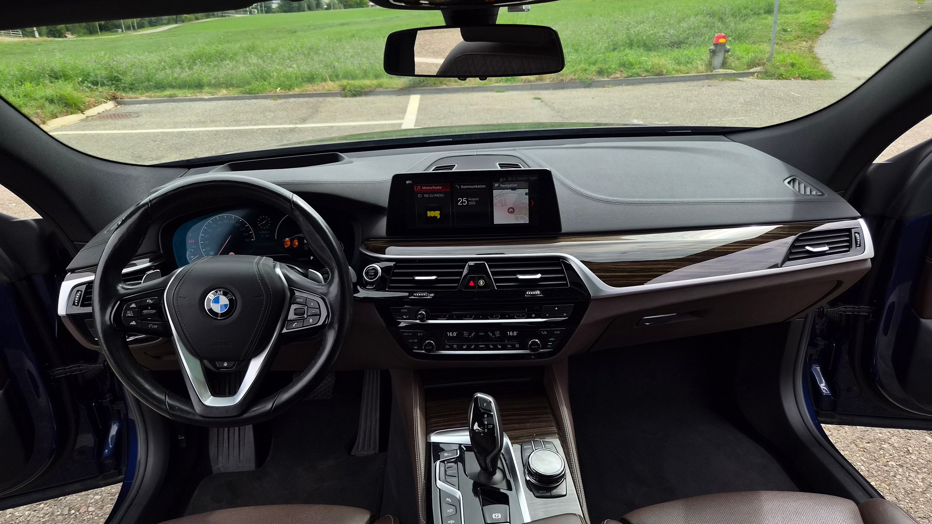 BMW 640i GT xDrive Luxury Line Steptronic-image-10
