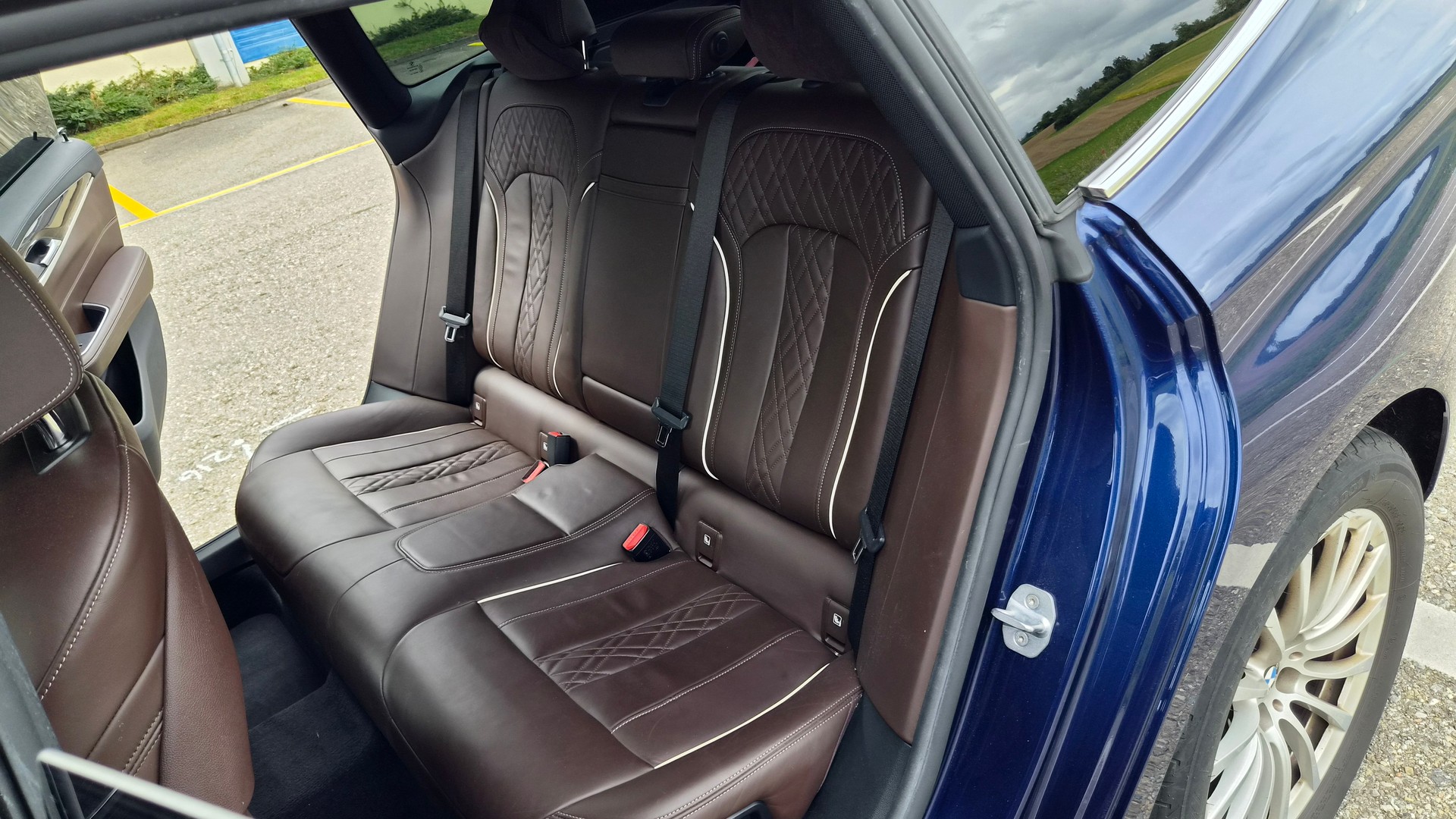 BMW 640i GT xDrive Luxury Line Steptronic-image-11