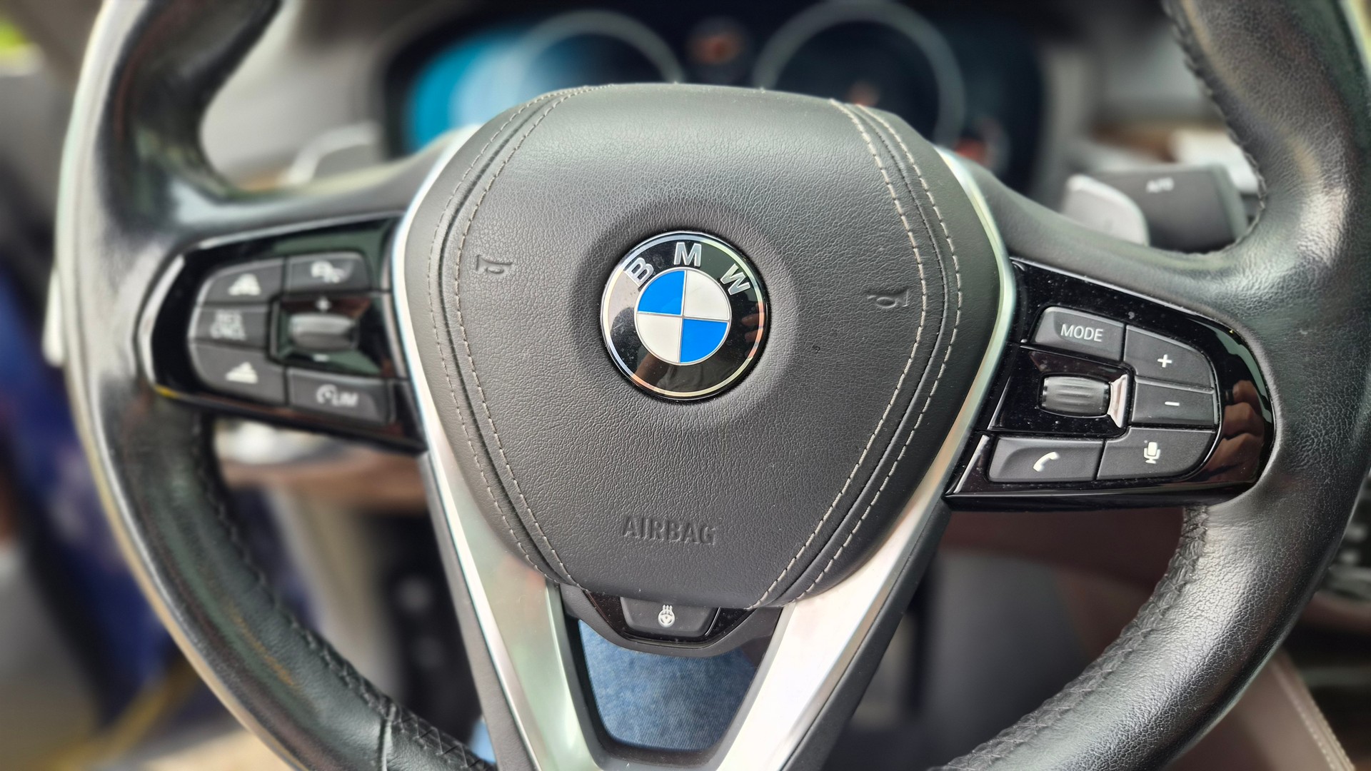 BMW 640i GT xDrive Luxury Line Steptronic-image-15