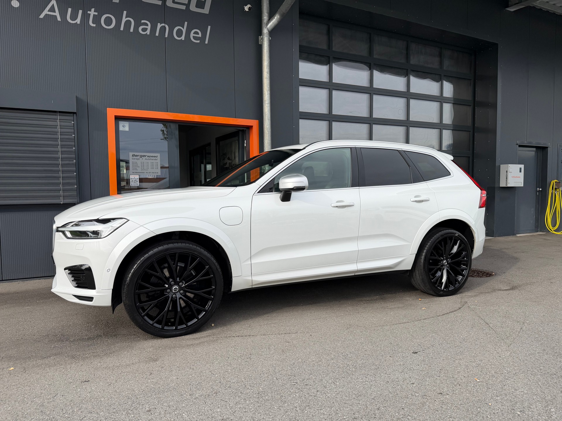 VOLVO XC60 T8 eAWD R-Design Geartronic