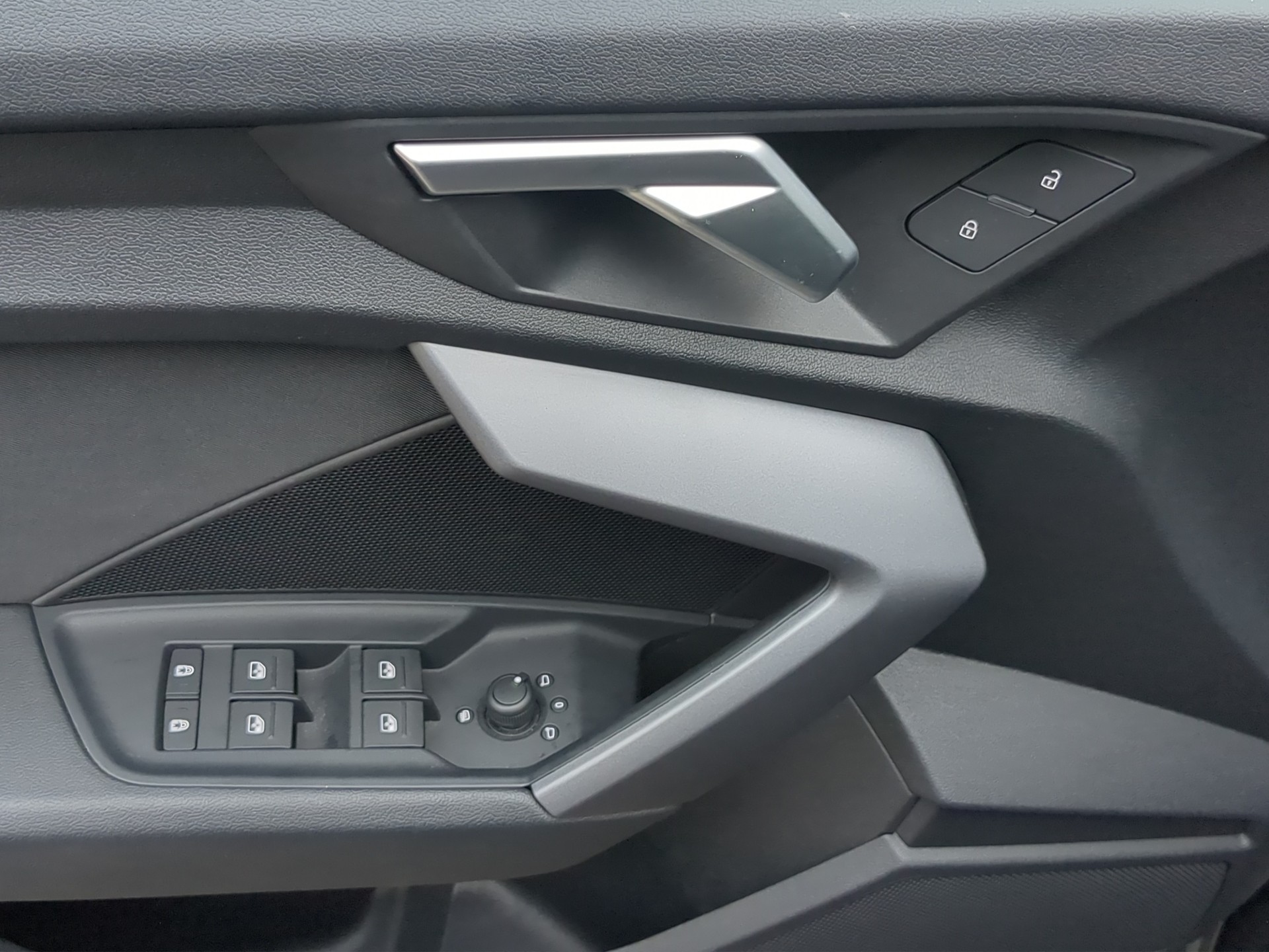 AUDI A3 Sportback 35 TFSI advanced Attraction S-tronic-image-4