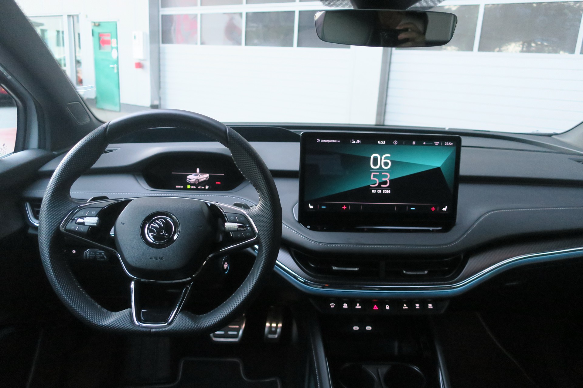SKODA Enyaq iV 80x SportLine-image-8