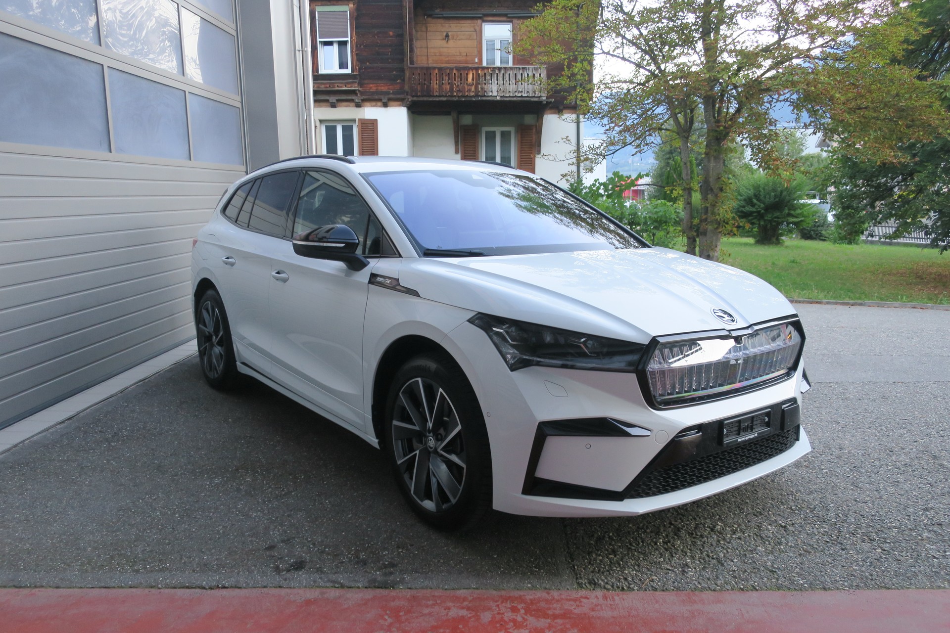 SKODA Enyaq iV 80x SportLine-image-2