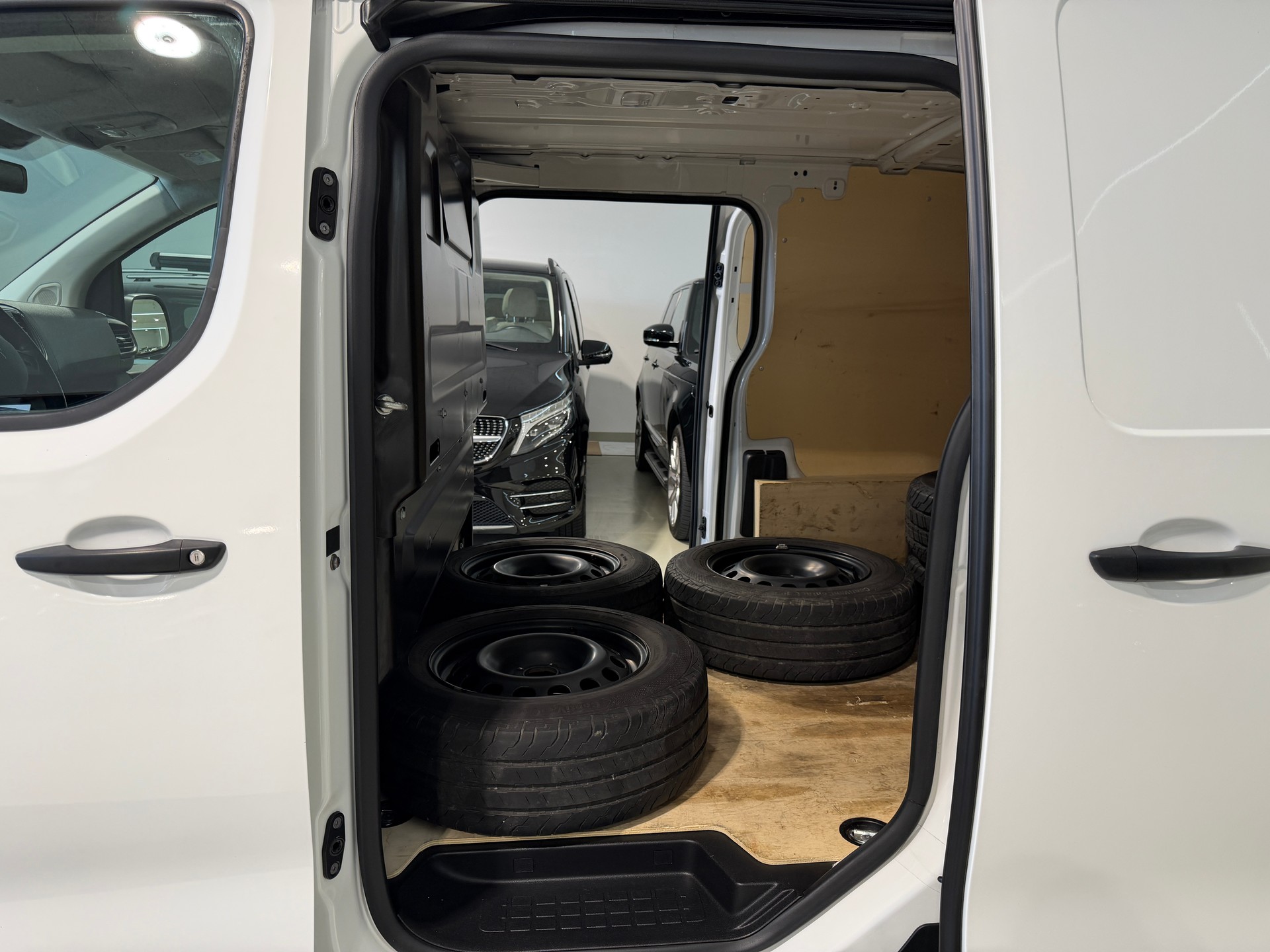 CITROEN Jumpy 2.0 BlueHDi 120 s/s XS Club EAT8-image-9
