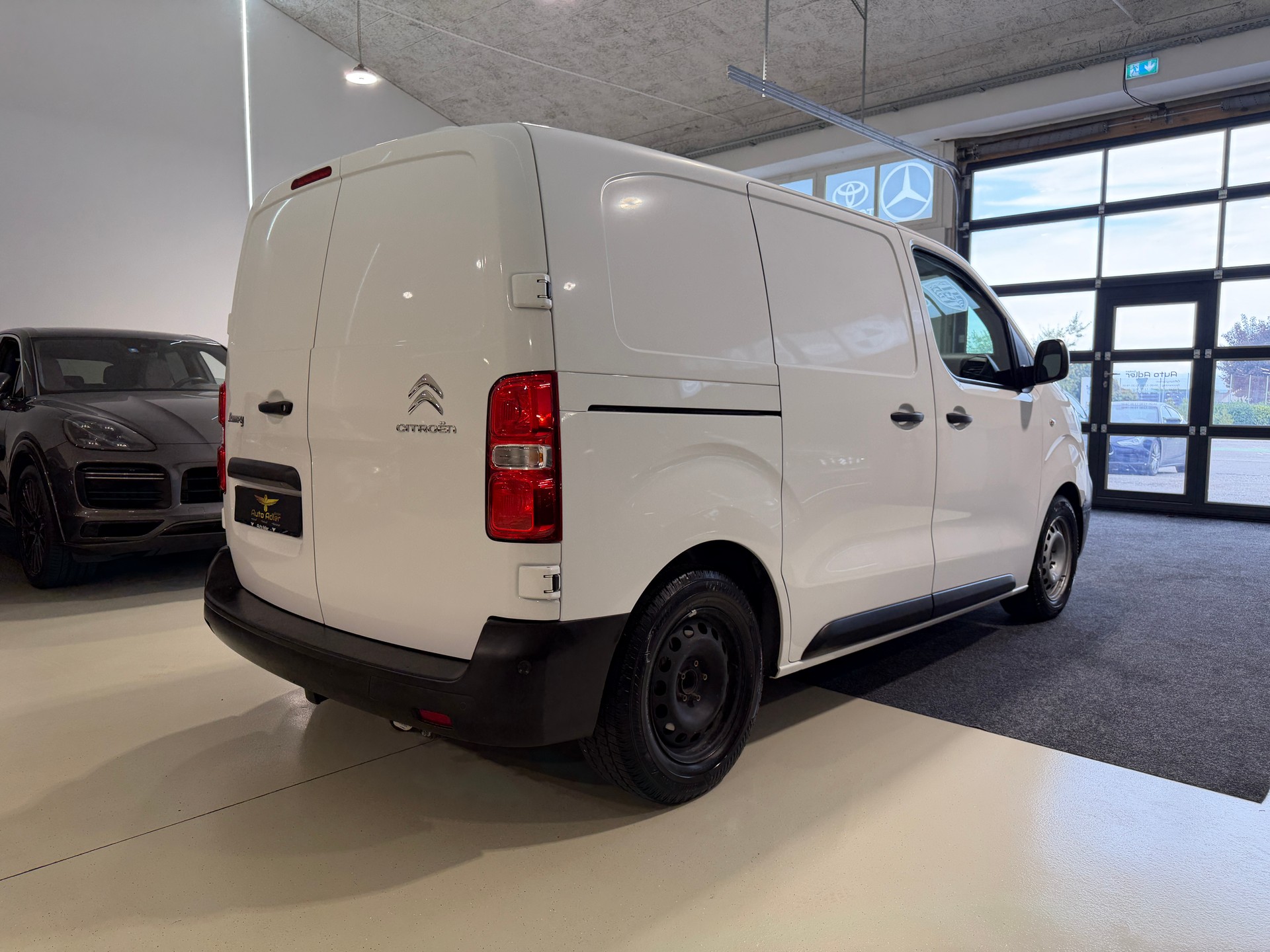 CITROEN Jumpy 2.0 BlueHDi 120 s/s XS Club EAT8-image-4