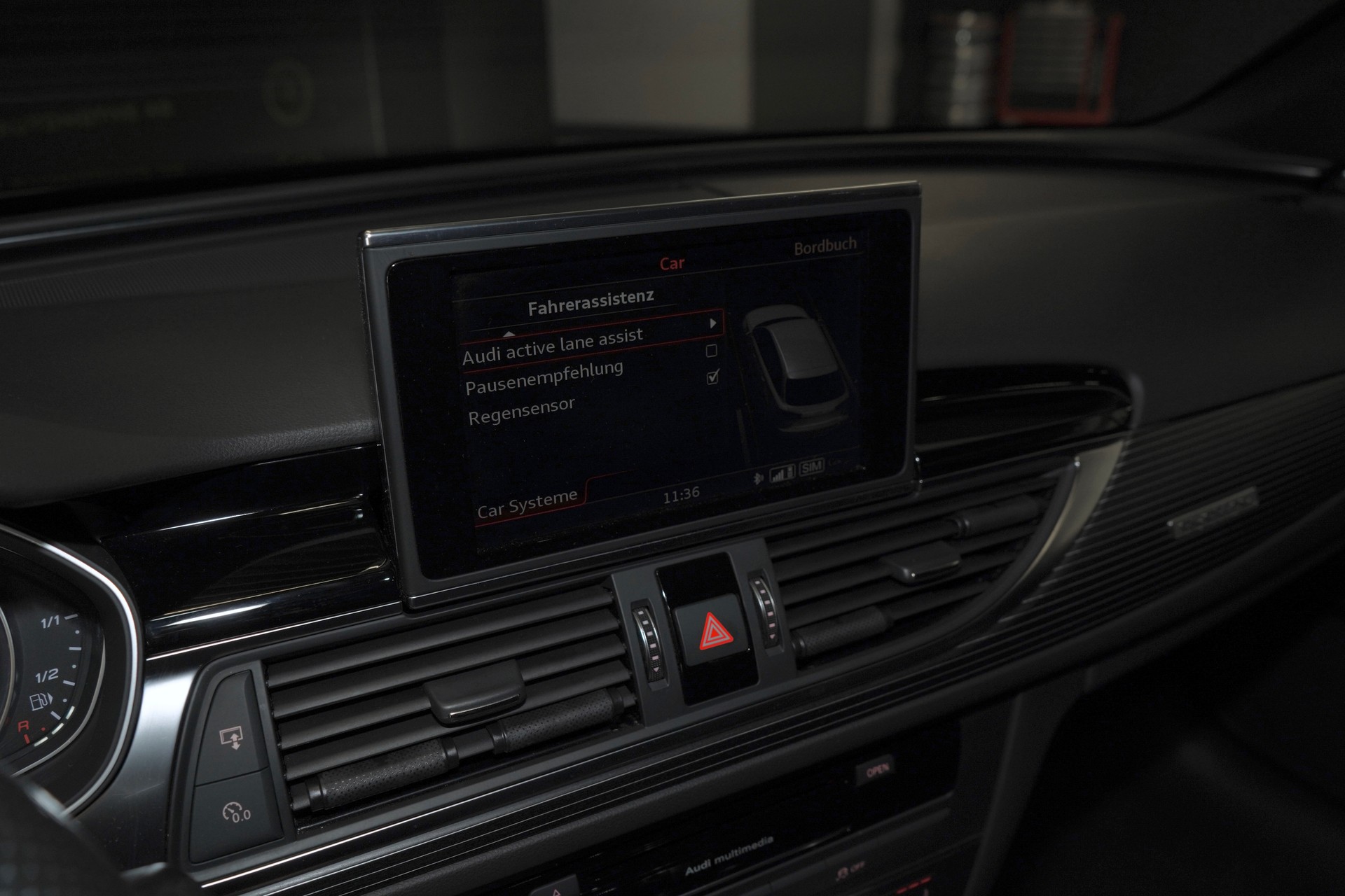 AUDI RS6 Avant 4.0 TFSI V8 performance quattro *Akrapovic Auspuffblenden, Spurassistent, Garantie 12Monate oder 20'000km, Bose*-image-9