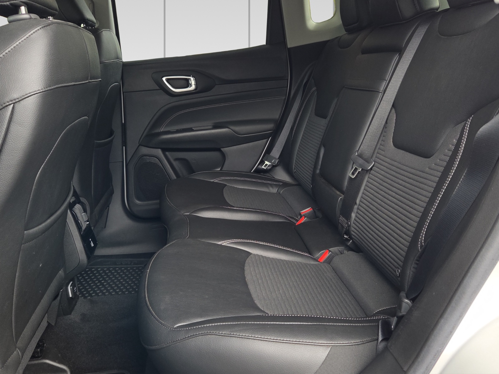 JEEP Compass 1.3 T PHEV Limited Plus AWD-image-7