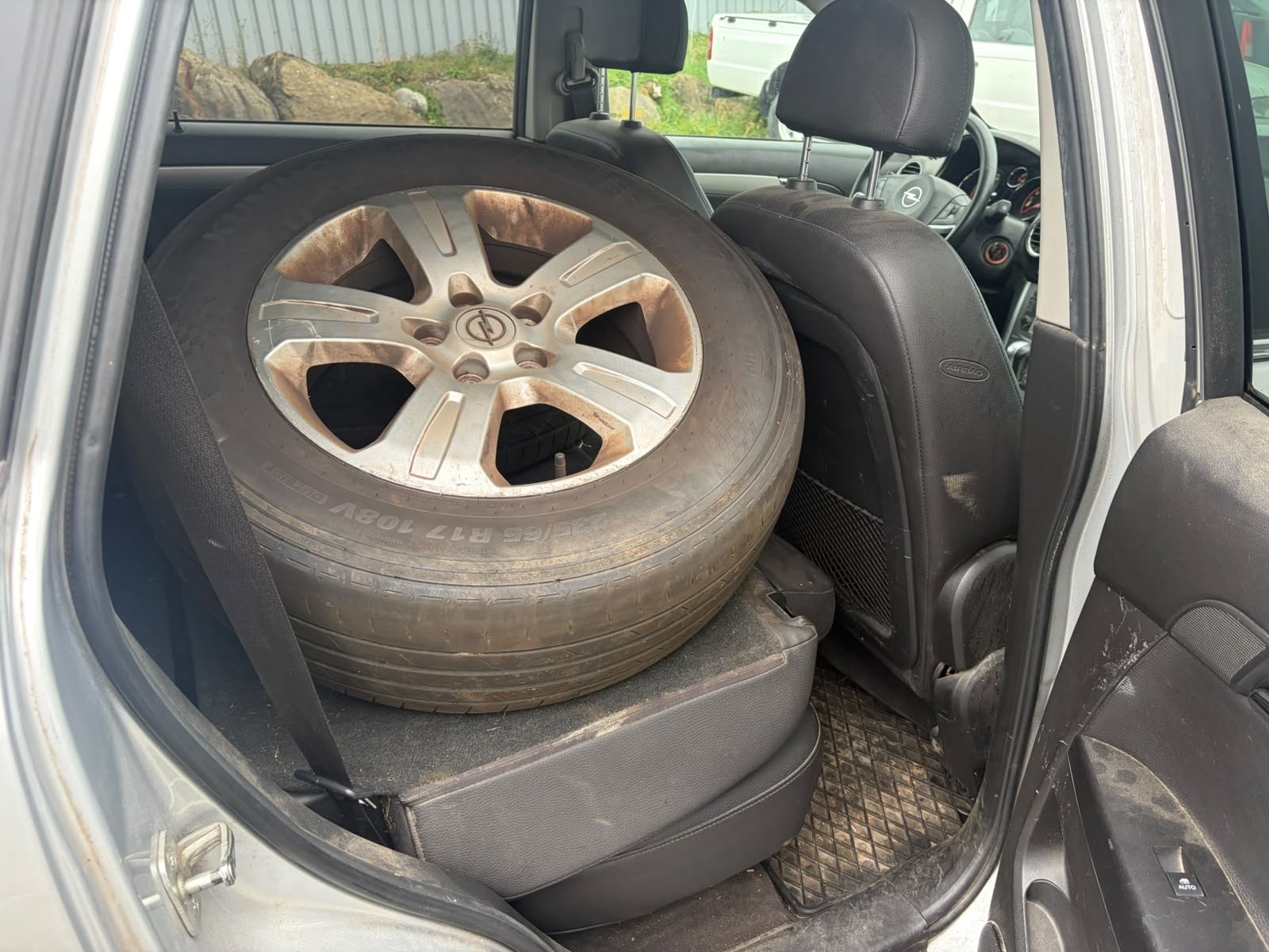 OPEL Antara 2.4 Cosmo 4WD Automatic-image-12