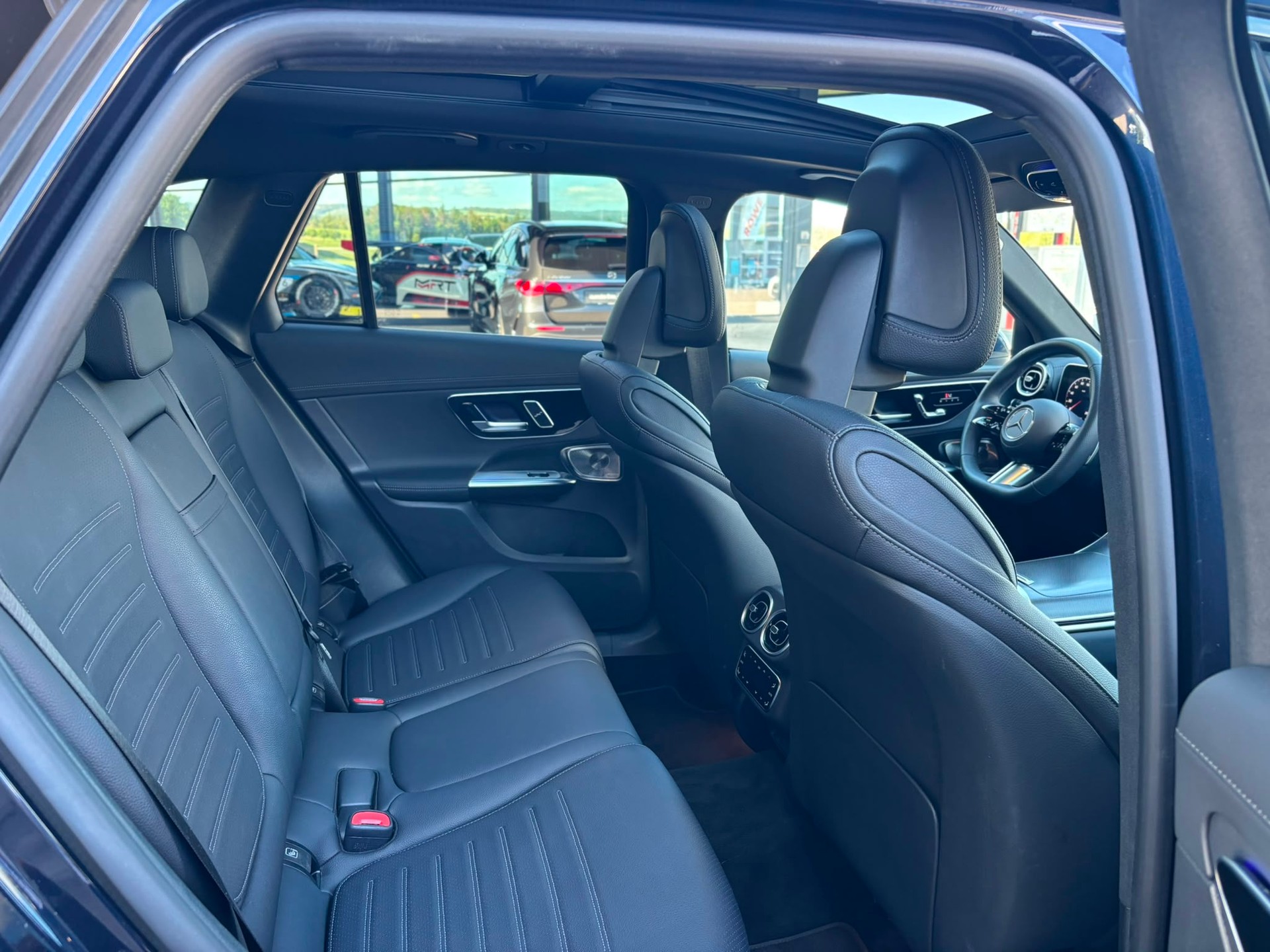 MERCEDES-BENZ GLC 300 de AMG-Line 4Matic-image-9