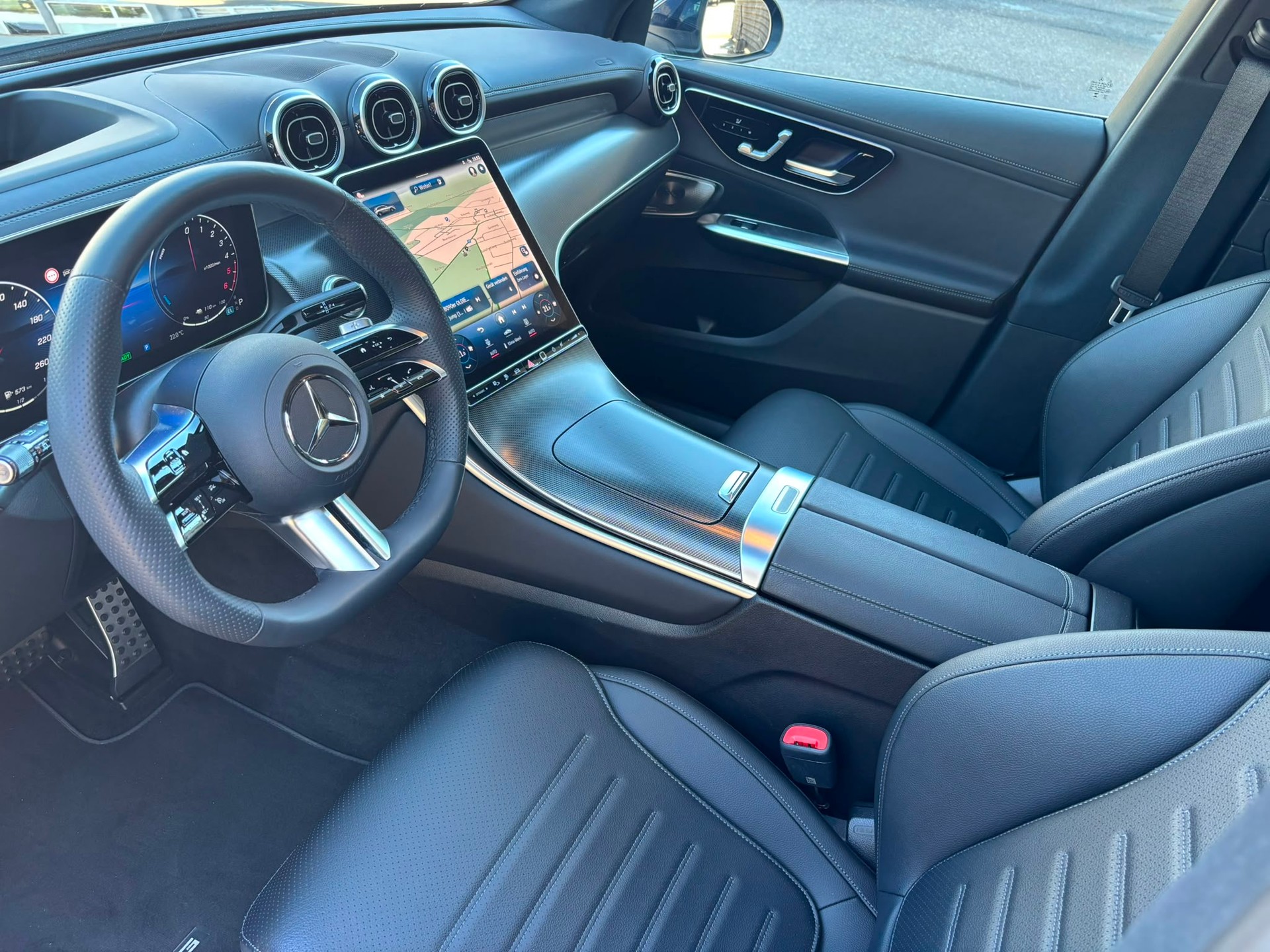 MERCEDES-BENZ GLC 300 de AMG-Line 4Matic-image-6