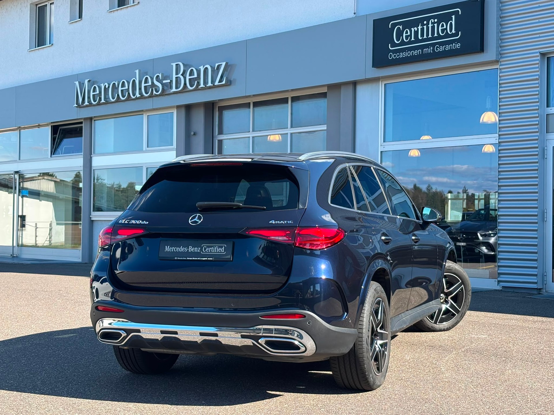 MERCEDES-BENZ GLC 300 de AMG-Line 4Matic-image-3