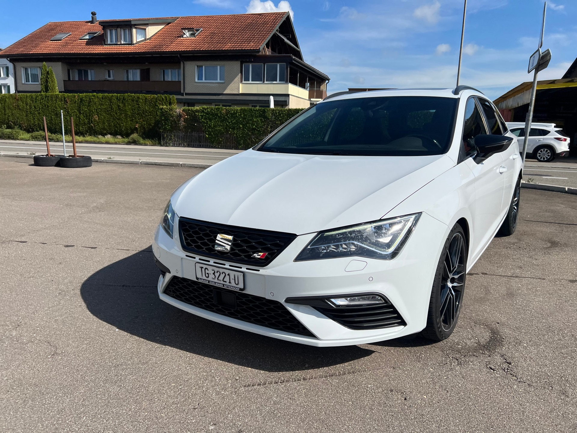 SEAT Leon ST 2.0 von ABT TUNING TSI Cupra 360 4 Drive DSG-image-2