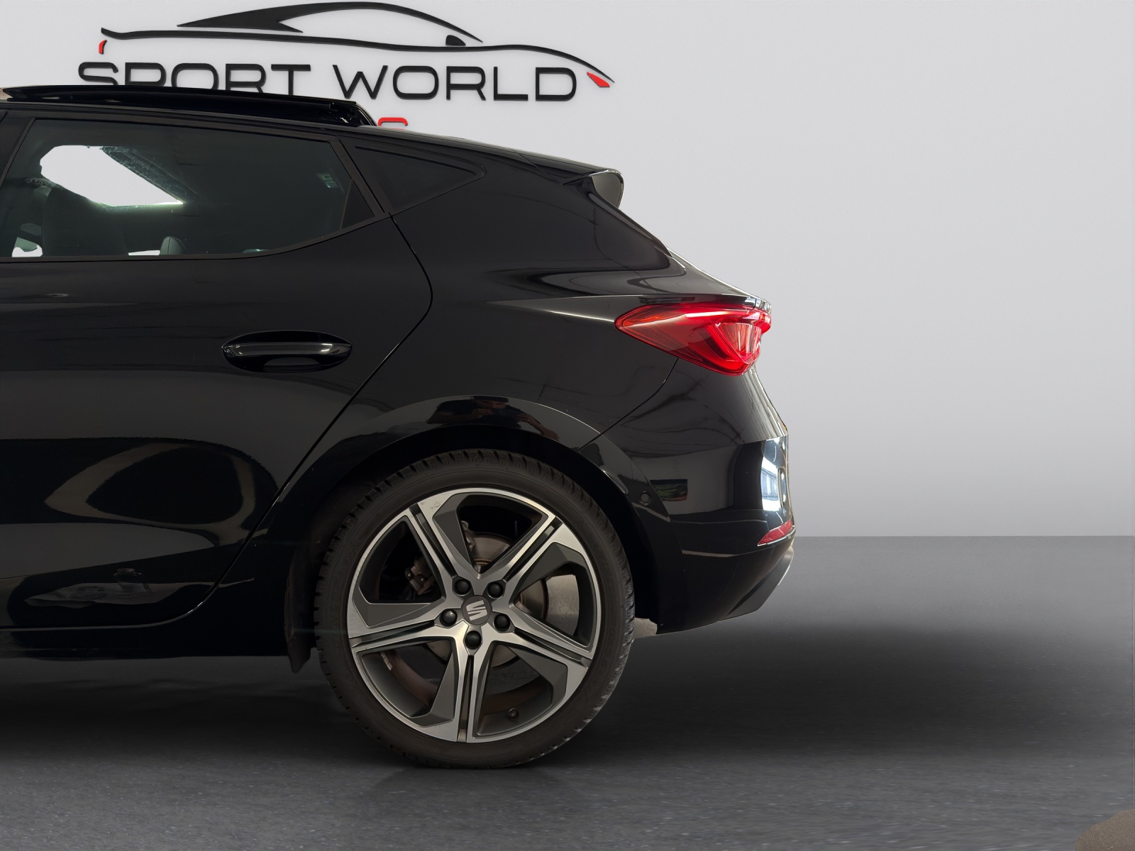 SEAT Leon 1.5 eTSI mHEV DSG FR-image-27