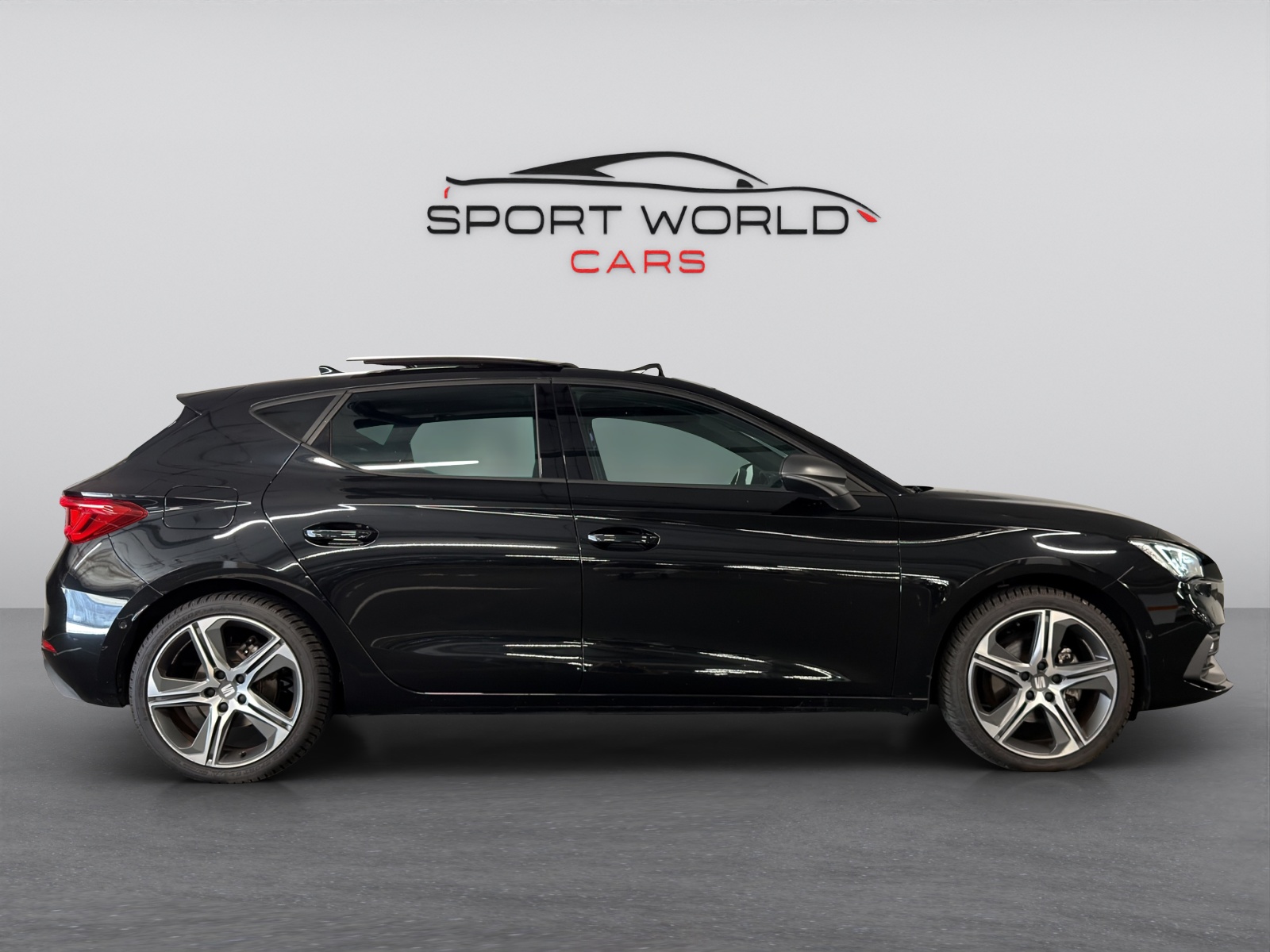 SEAT Leon 1.5 eTSI mHEV DSG FR-image-13