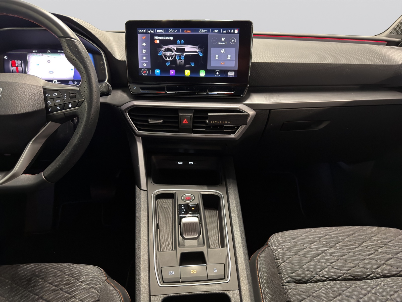 SEAT Leon 1.5 eTSI mHEV DSG FR-image-18