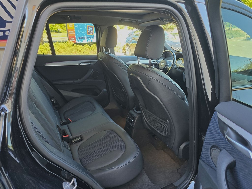 BMW X1 20i xDrive SAG-image-14