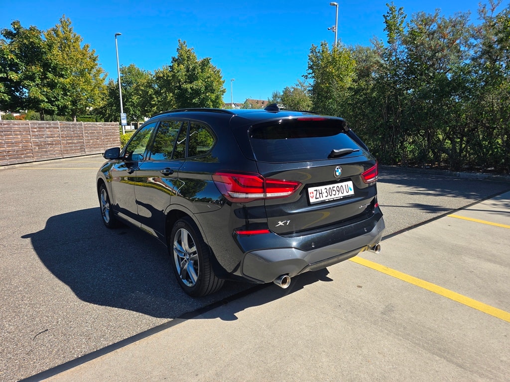 BMW X1 20i xDrive SAG-image-5