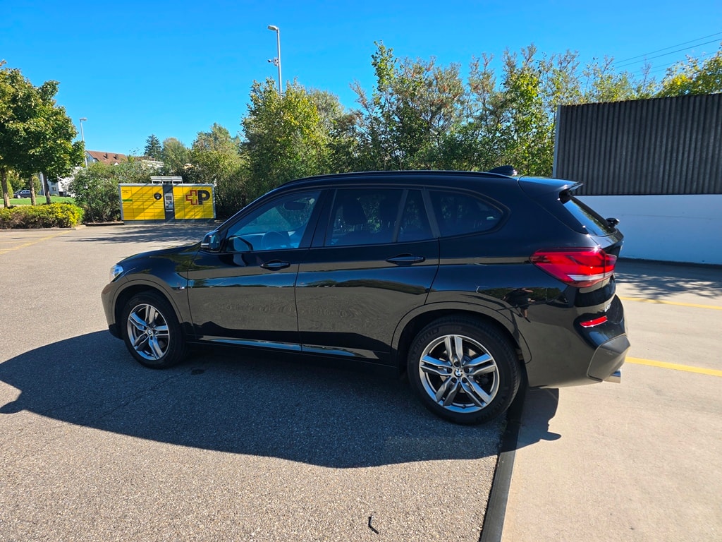 BMW X1 20i xDrive SAG-image-3