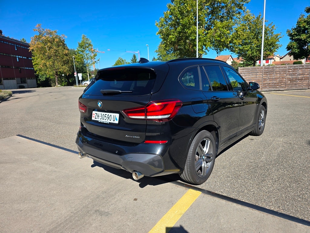 BMW X1 20i xDrive SAG-image-6