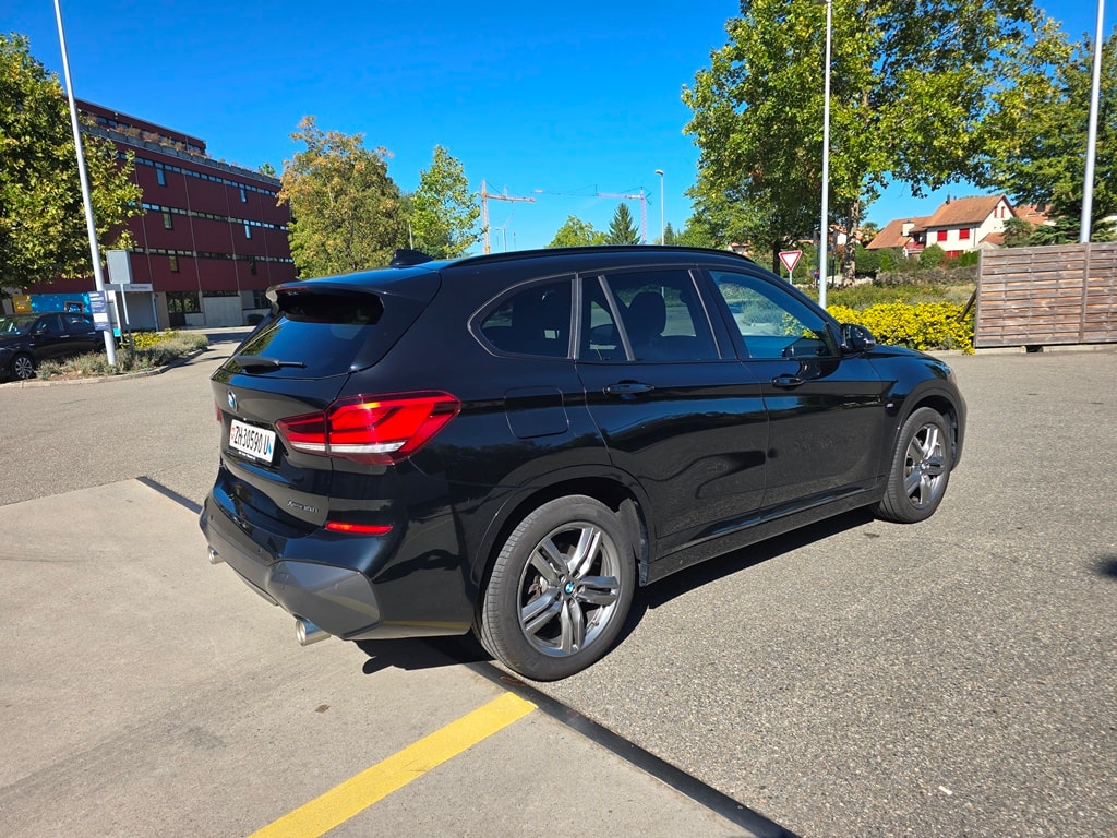 BMW X1 20i xDrive SAG-image-7