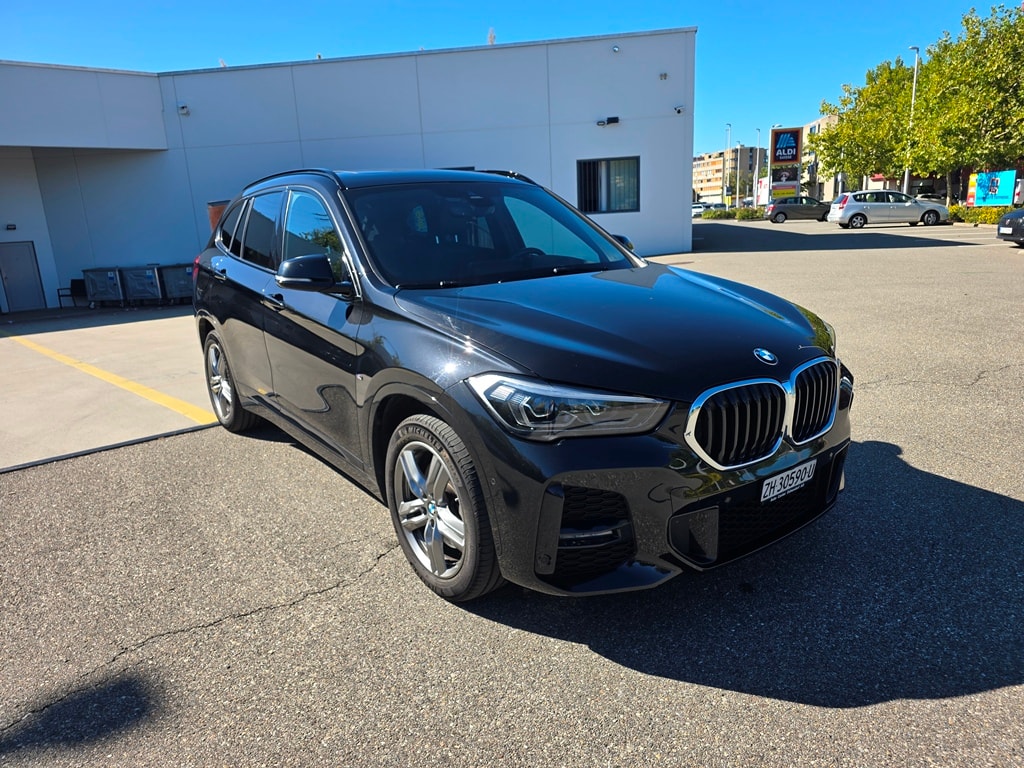 BMW X1 20i xDrive SAG-image-11